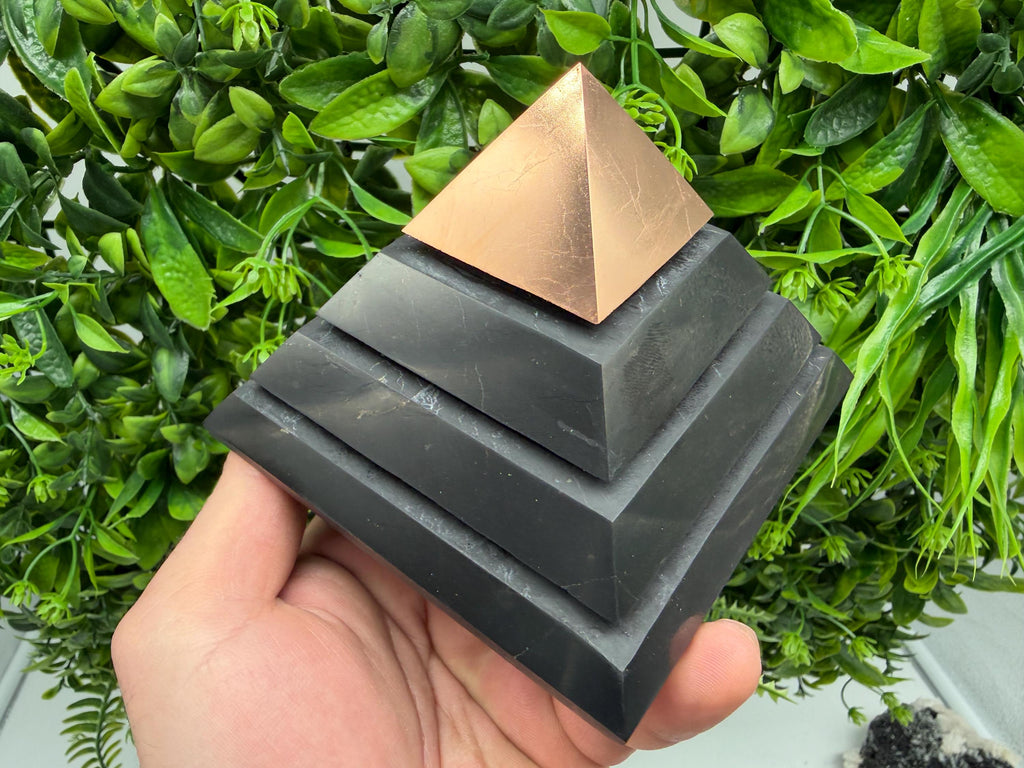 Polished Shungite Pyramid, Sacred Geometry, EMF Protection whit copper peak 10 cm