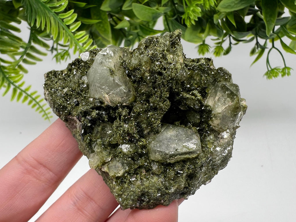 Stunning,Epidote with Quartz from Hakkari Turkey,Rainbow EPIDOTE,Mineral,Collection,Collection’s,GIFT,Epidote Crystal,Epidote from Turkey