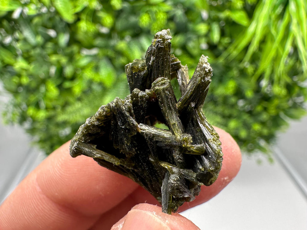 Rare Green Epidote whit Barite From Morocco,Epidote,Mini Collections Epidote,rare mineral Specimen,green epidote,Barite,crystal,Morocco min