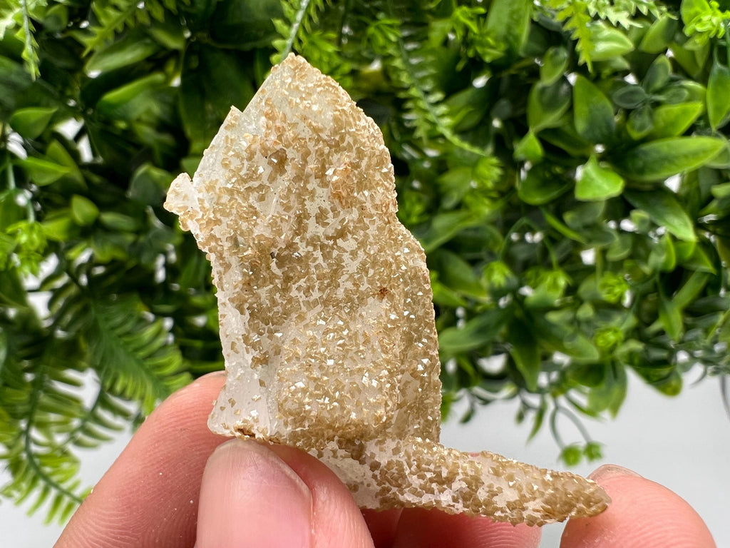 Quartz whit Brown Rhodochrosite from Djurcovo mine,Bulgaria,Quartz,Rhodochrosite cluster,natural mineral,collection crystal,mineral specimen