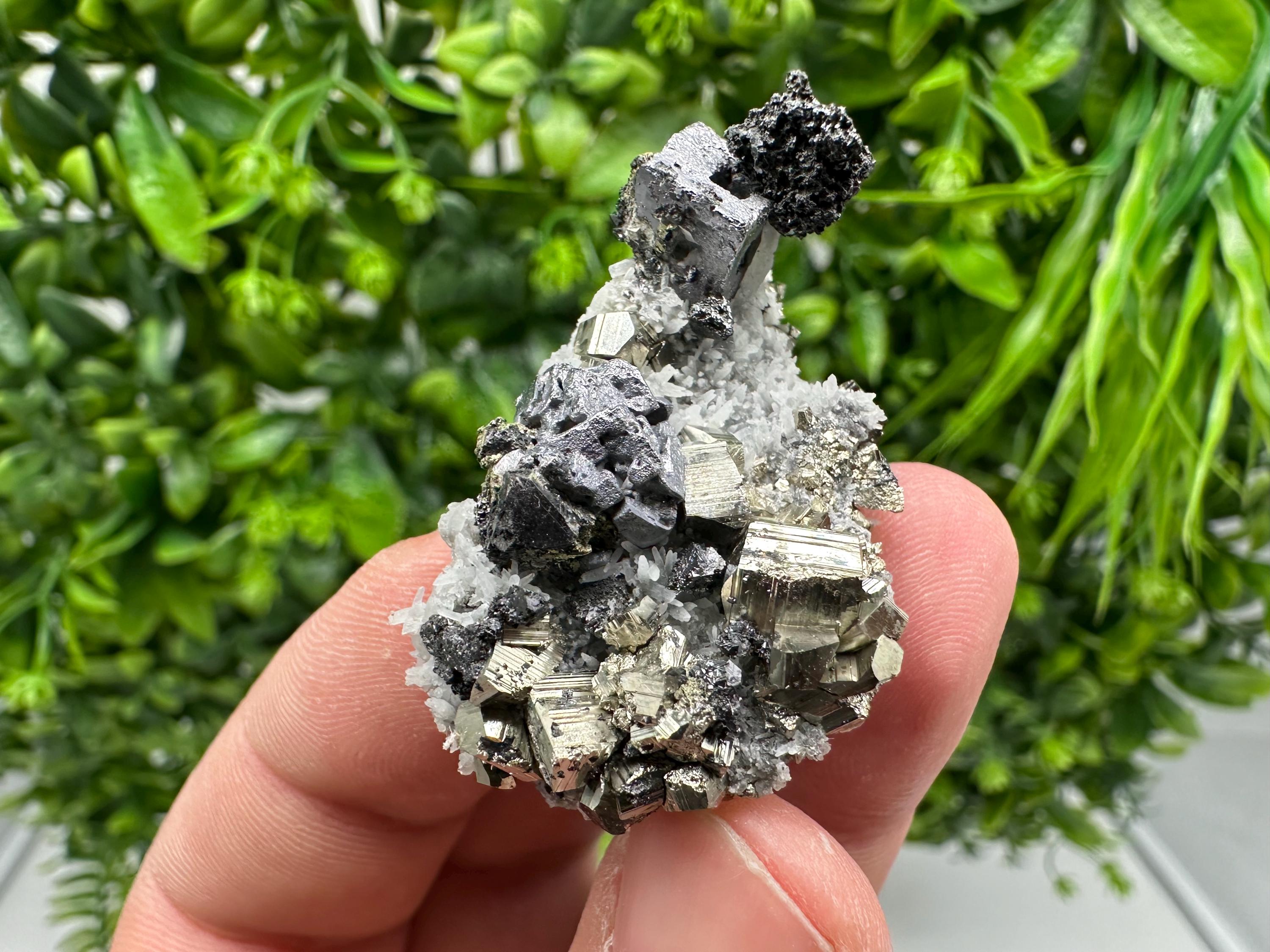 Golden Pyrite,Sphalerite,Galena from 9th September mine,Madan,Bulgaria,natural,collectible mineral specimen,home decor crystal,Pyrite clus