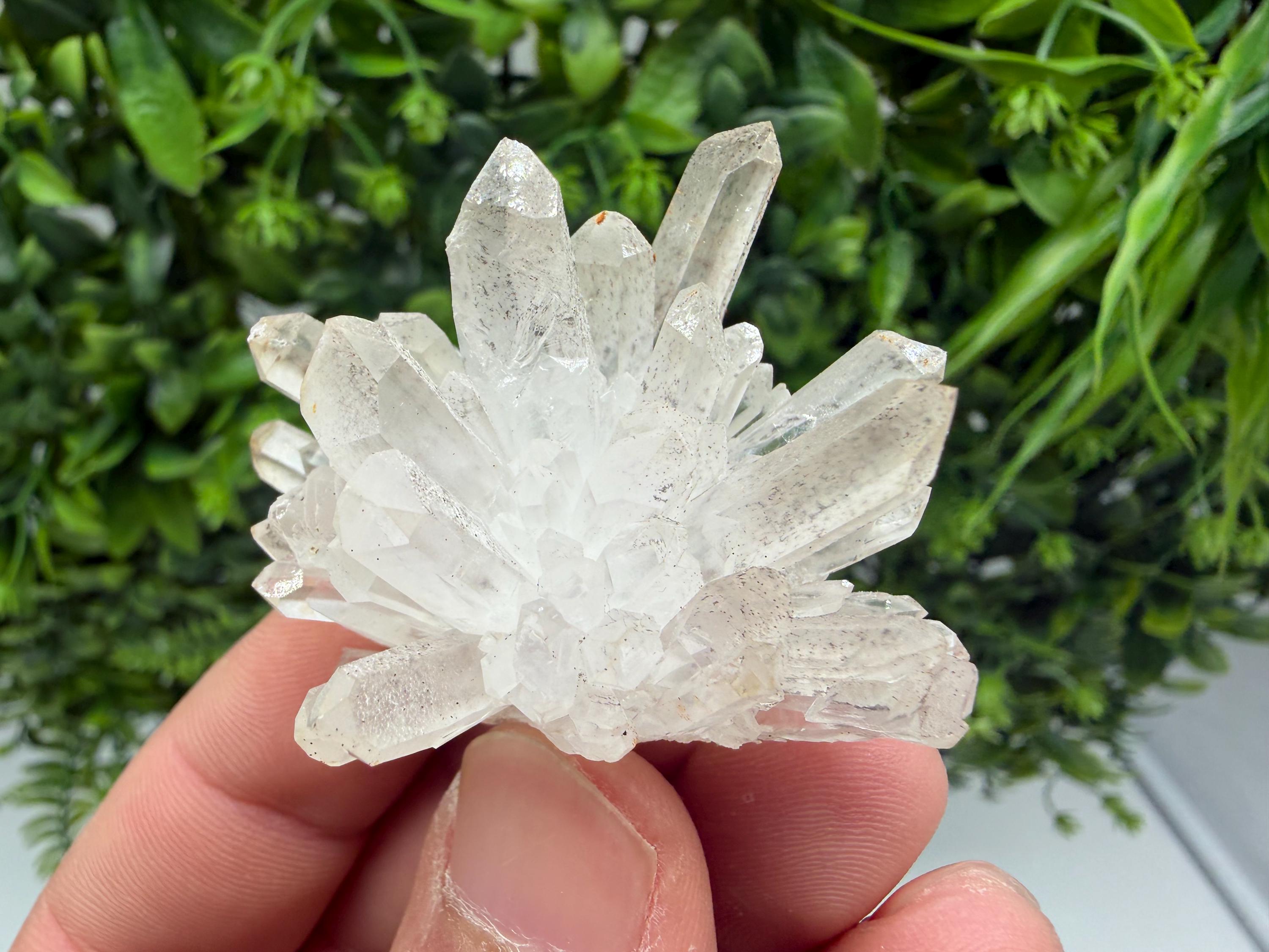 Wonderful Transparent Quartz whit Chlorite ,From 9th September mine,Madan,Bulgaria,Quartz,Quartz crystal,mineral specimen,collection quartz