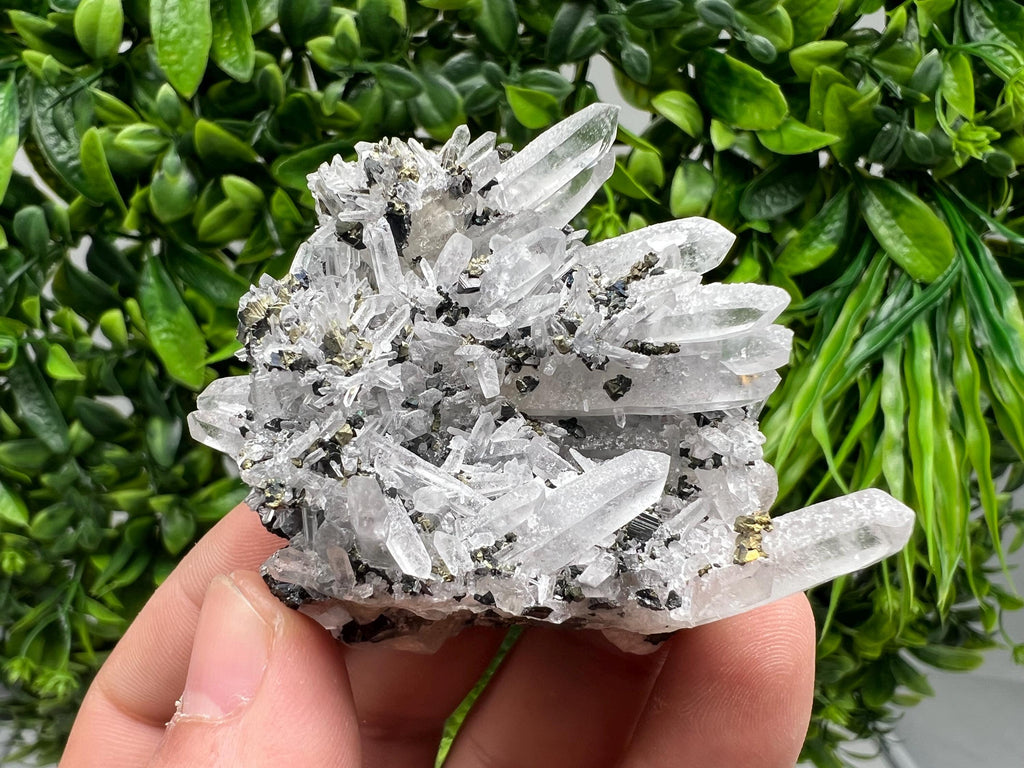 Wonderful Sphalerite Chalcopyrite on Green Quartz whit Hematite feom 9 th September mine,Bulgaria,natural,collection mineral specimen,gift