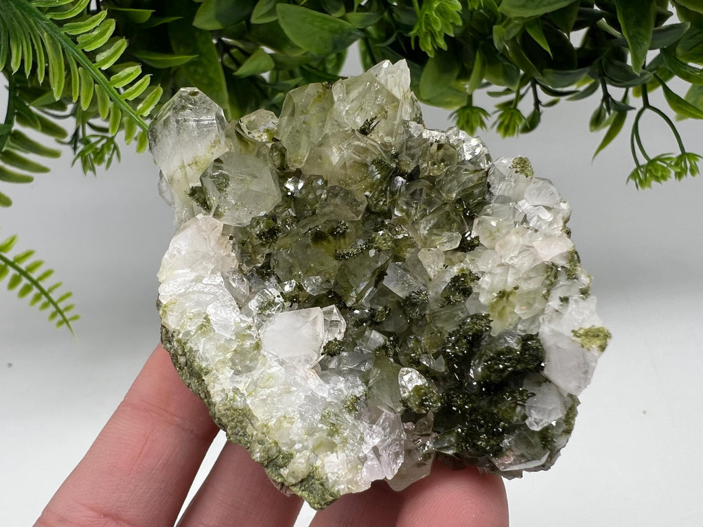 Stunning,Epidote with Quartz from Hakkari Turkey,Rainbow EPIDOTE,Mineral,Collection,Collection’s,GIFT,Epidote Crystal,Epidote from Turkey