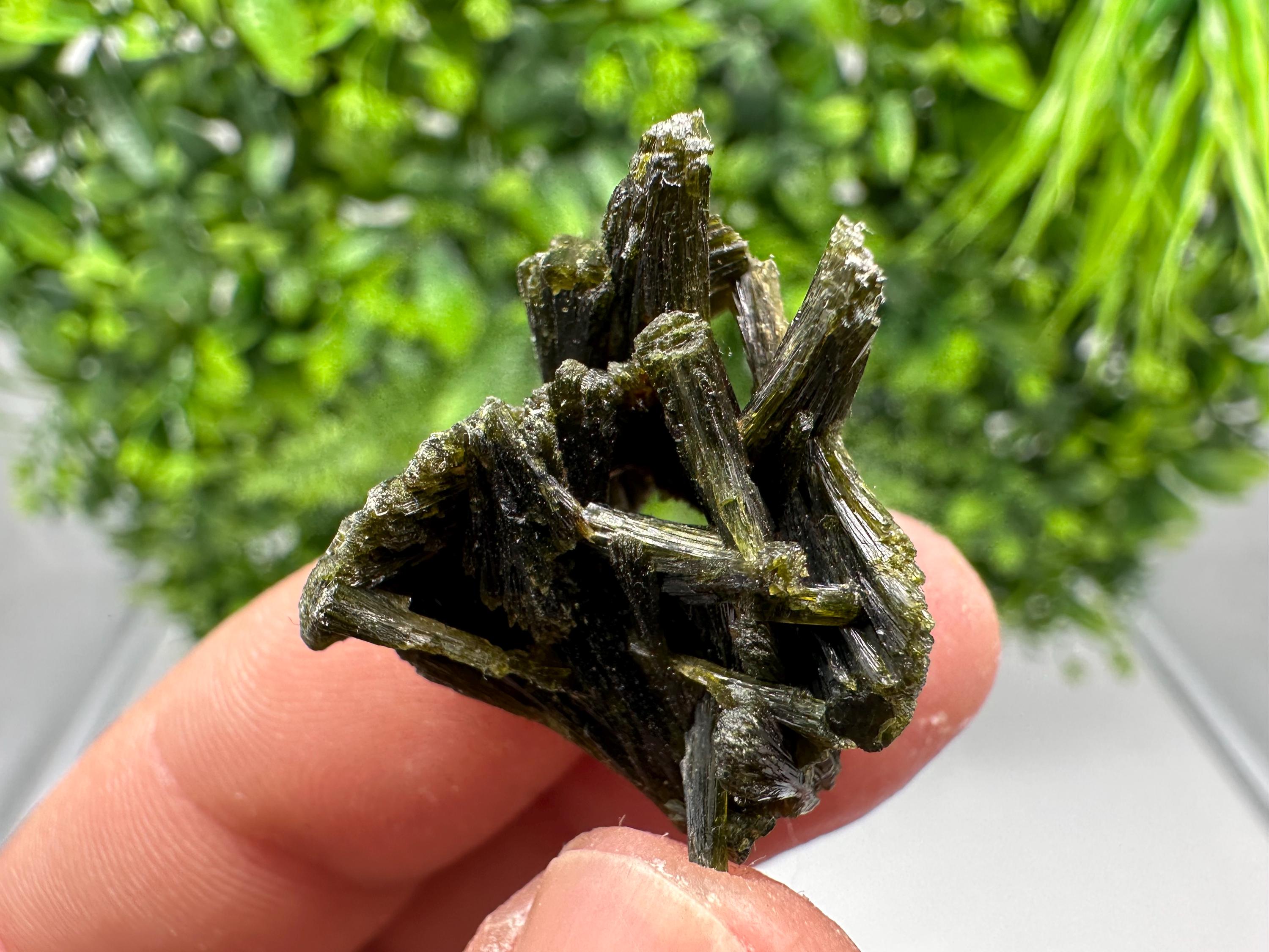 Rare Green Epidote whit Barite From Morocco,Epidote,Mini Collections Epidote,rare mineral Specimen,green epidote,Barite,crystal,Morocco min