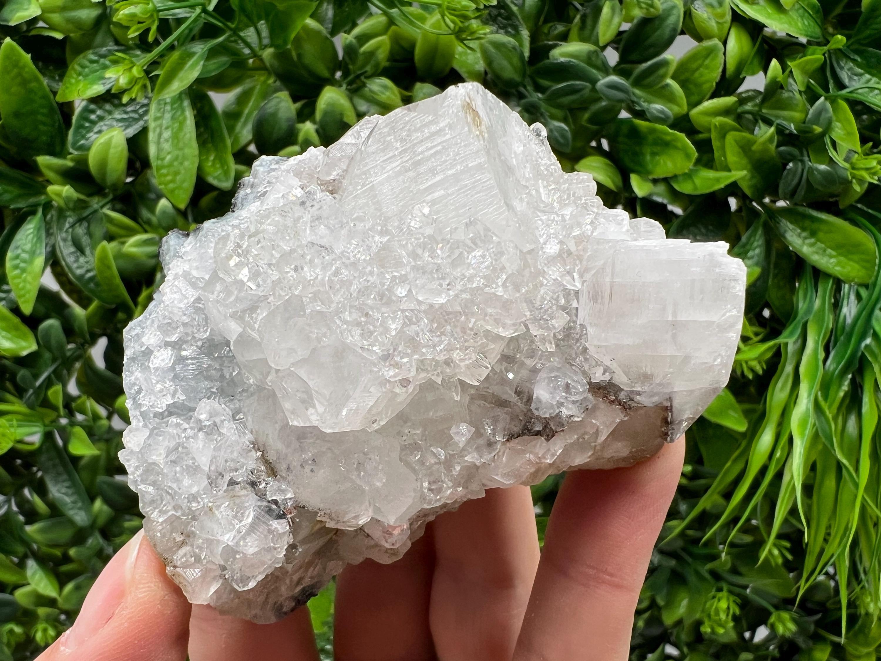 STUNNING Transparent Apophyllite on Chalcedony,natural, collection minerals specimen,India Minerals,Crystal, Stone Mineral Specimens India