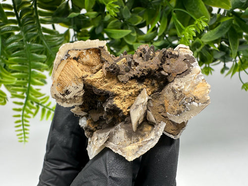 Calcite on Quartz, Chlorite from Borieva mine, Madan, Bulgaria, mineral specimen, collected crystal, geological minerals, collecting crystal