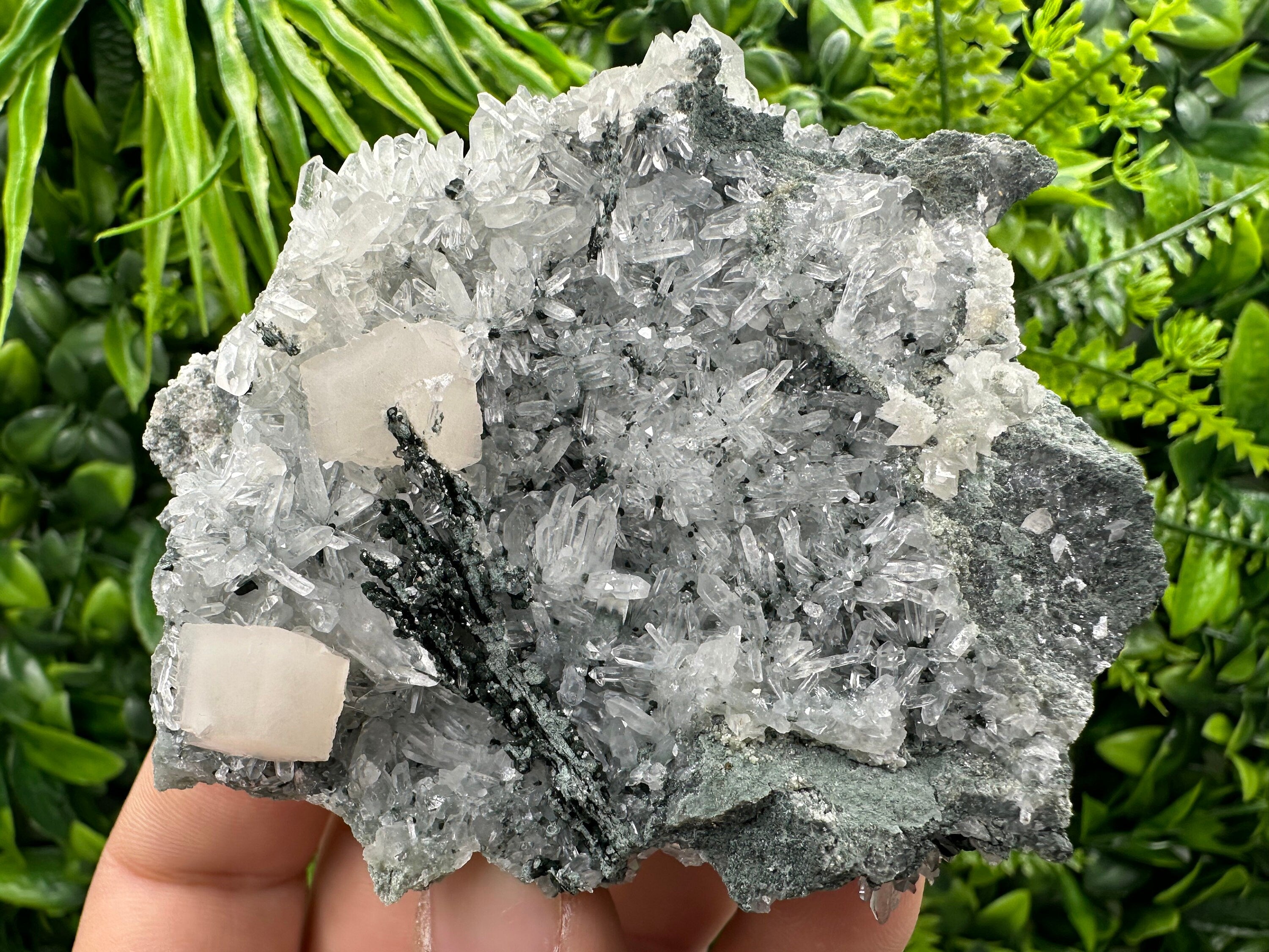 Calcite on Quartz: Borieva Mine Bulgaria Crystal Decor (9/8/4cm)