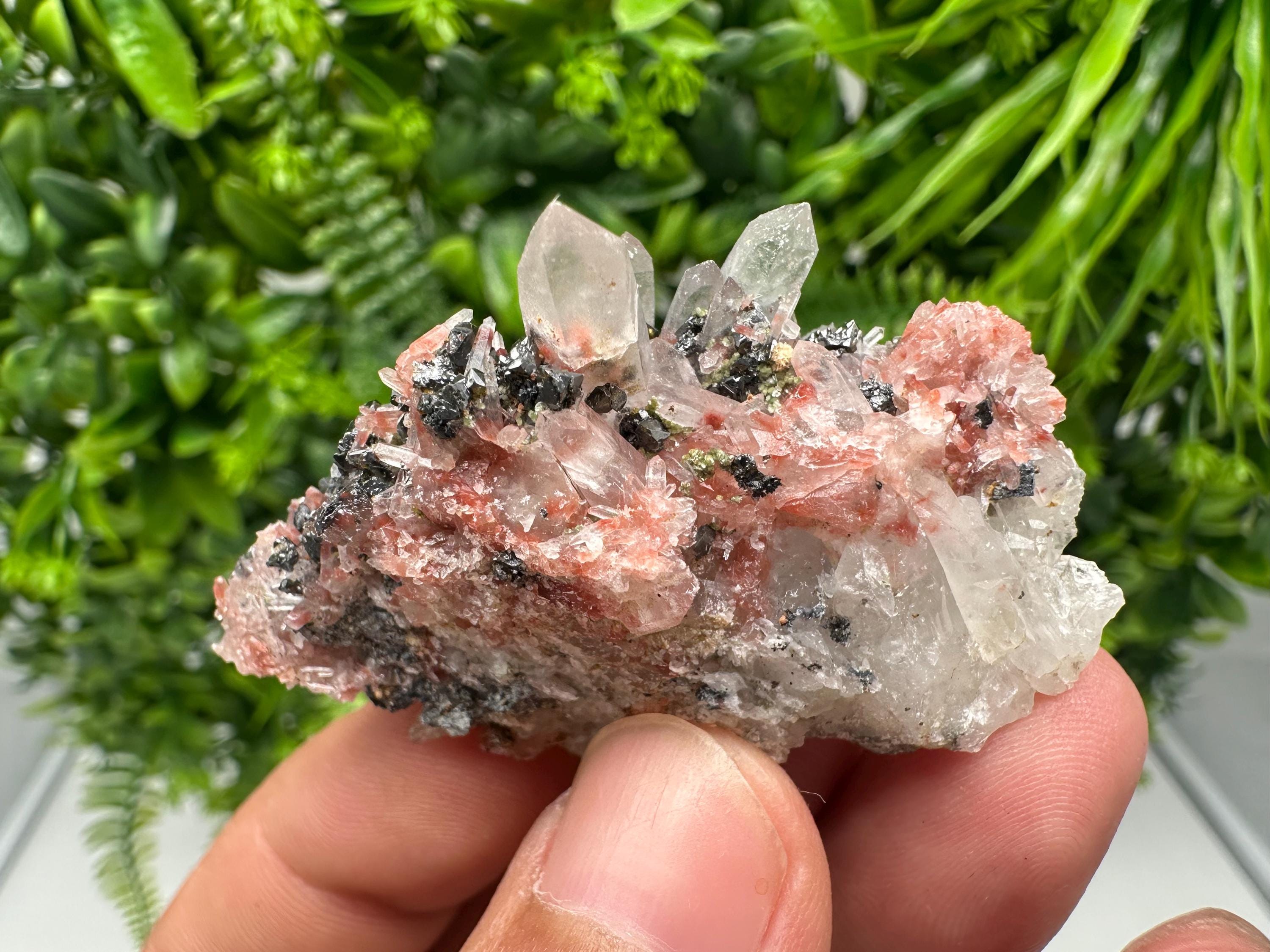 Stunning Quartz whit Hematite,Iron oxide from 9th September mine,natural,collectible mineral specimen,home decor stone,gift,crystal,collecti