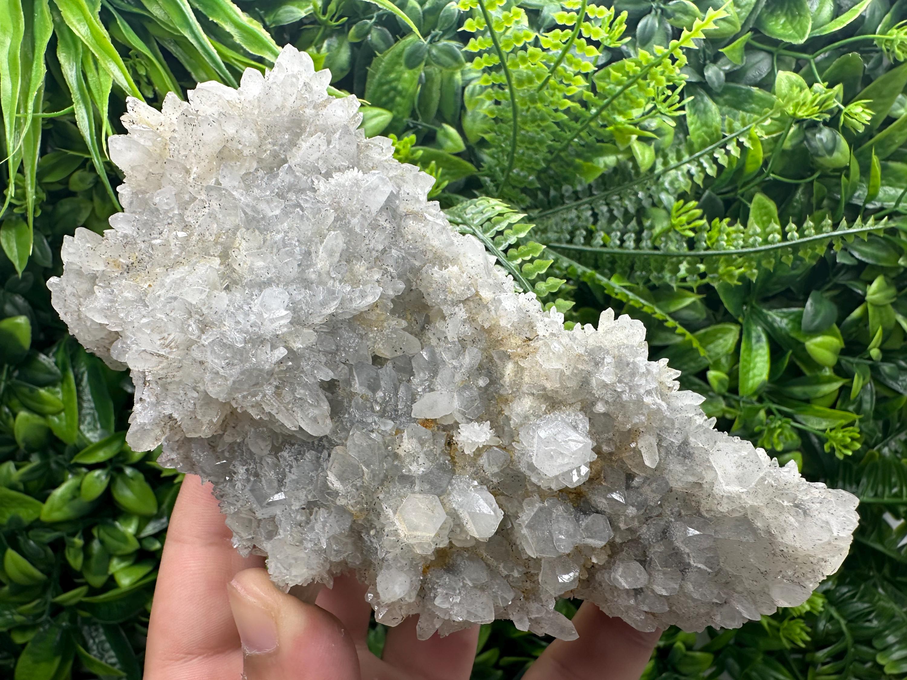 Quartz with Limonite: Natural Crystal Home Decor (17/9/7 cm)