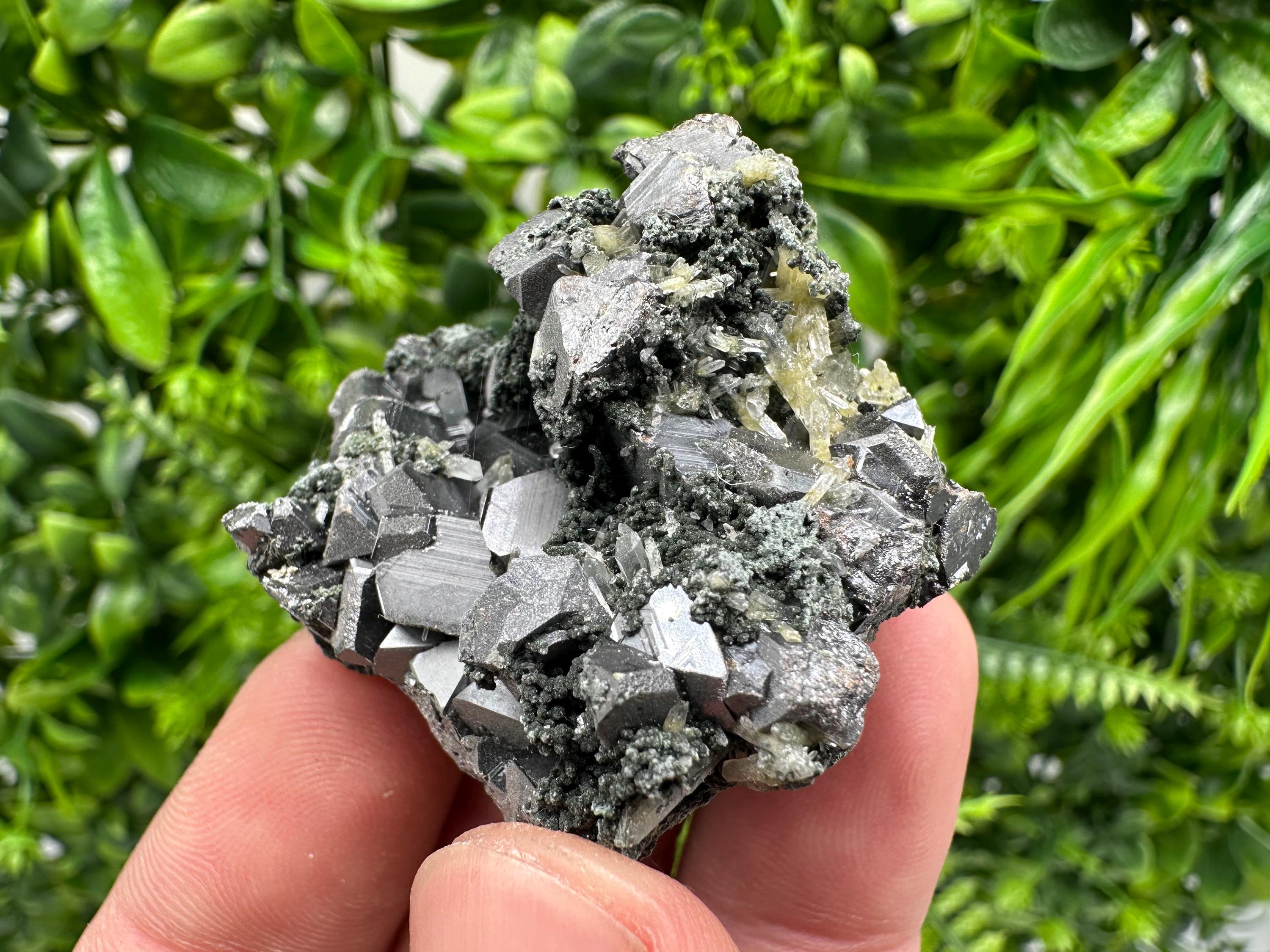 Aesthetic bigger Sphalerite whit Chlorite from Borieva mine Madan Bulgaria natural minerals souvenir crystal gift home decor stone rock