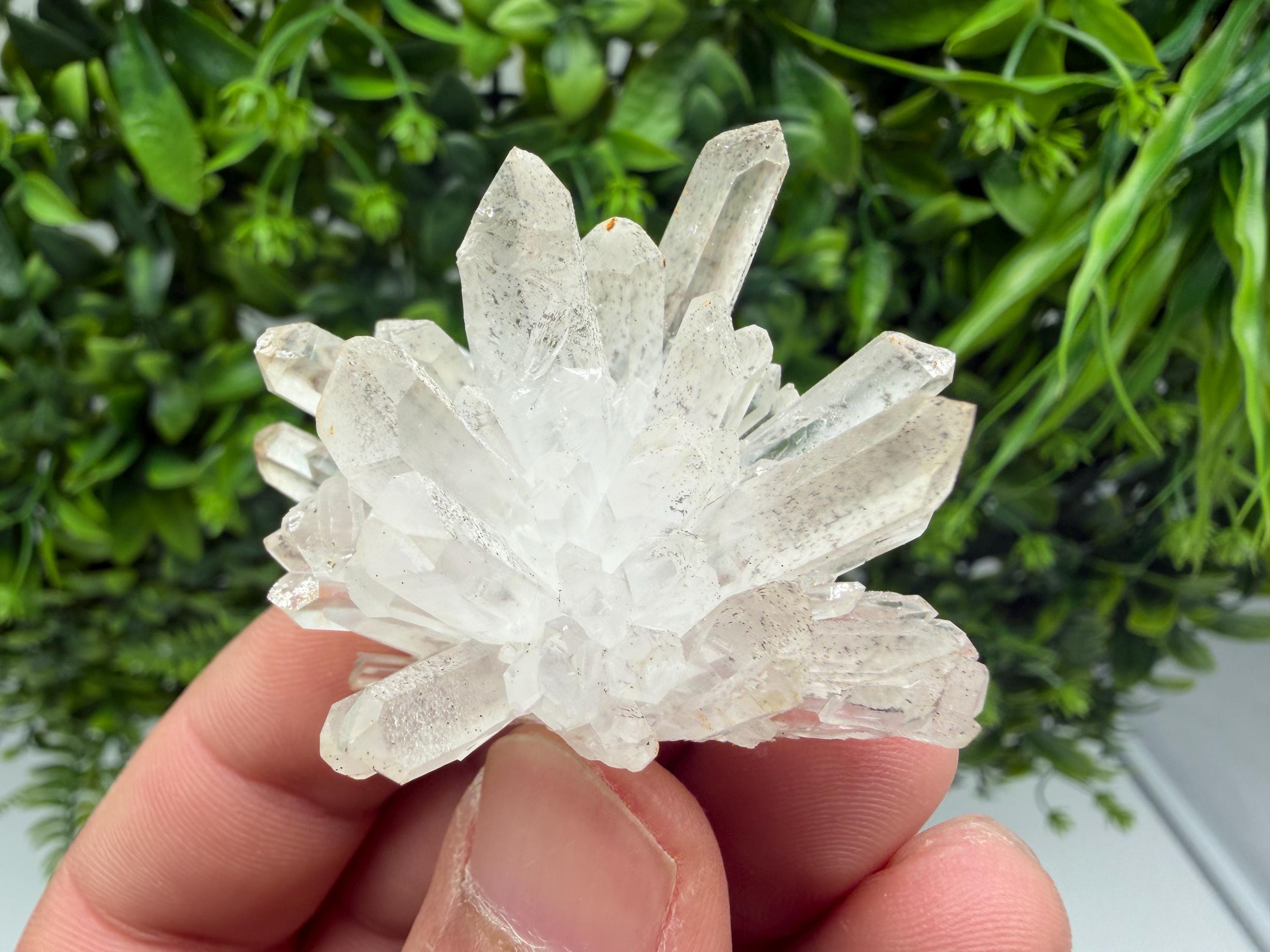 Wonderful Transparent Quartz whit Chlorite ,From 9th September mine,Madan,Bulgaria,Quartz,Quartz crystal,mineral specimen,collection quartz
