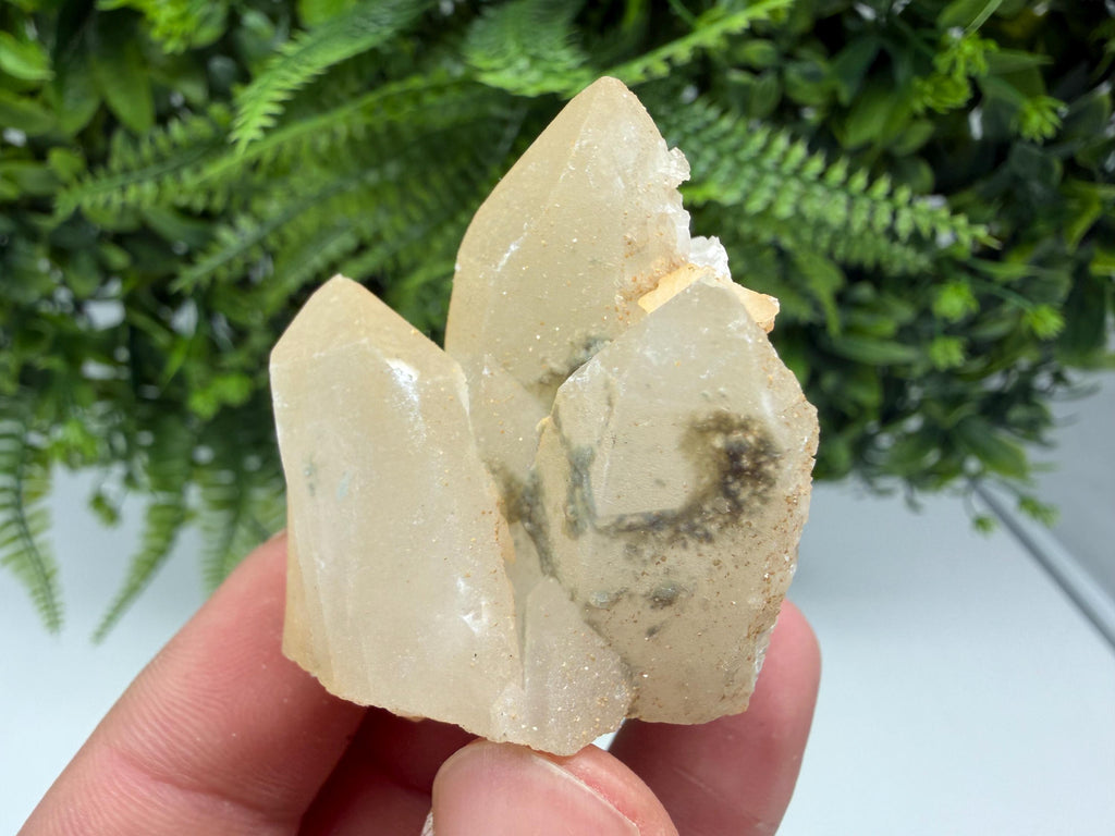 Wonderful Transparent Quartz whit Chlorite ,From 9th September mine,Madan,Bulgaria,Quartz,Quartz crystal,mineral specimen,collection quartz