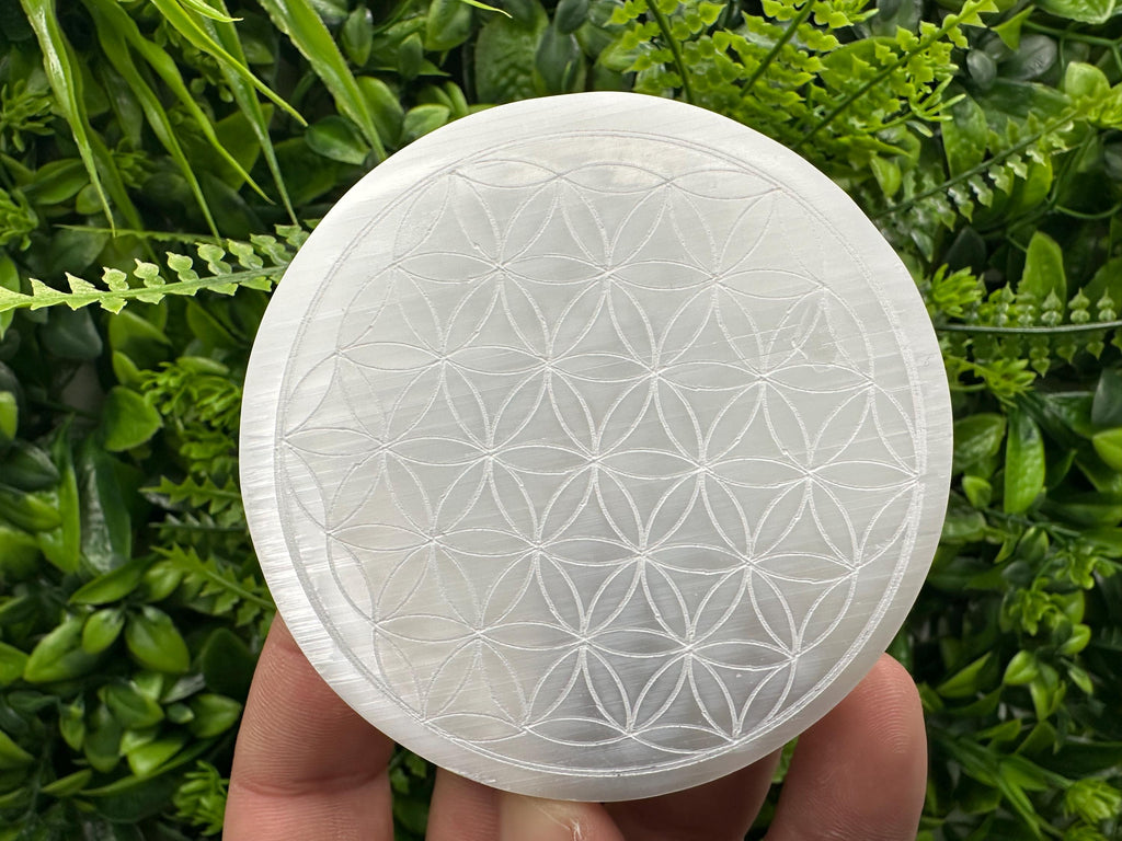 Flower of Life Selenite Plate: Crystal Recharging & Purification (8/8cm)