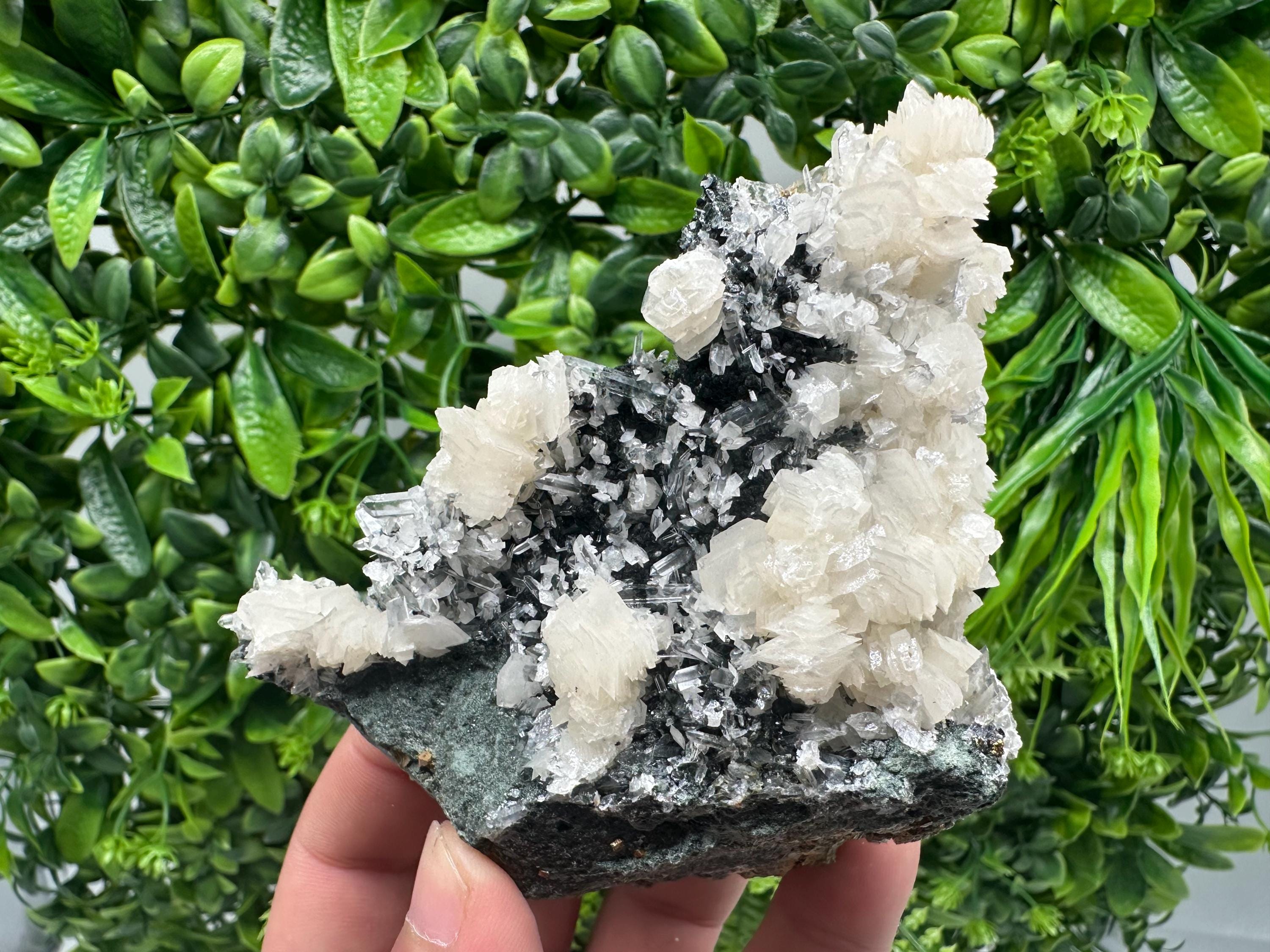 Wonderful UV fluorescence Calcite on Sphalerite,Quartz from Borieva mine,Bulgaria,natural mineral,souvenir crystal,home decor,collection cls