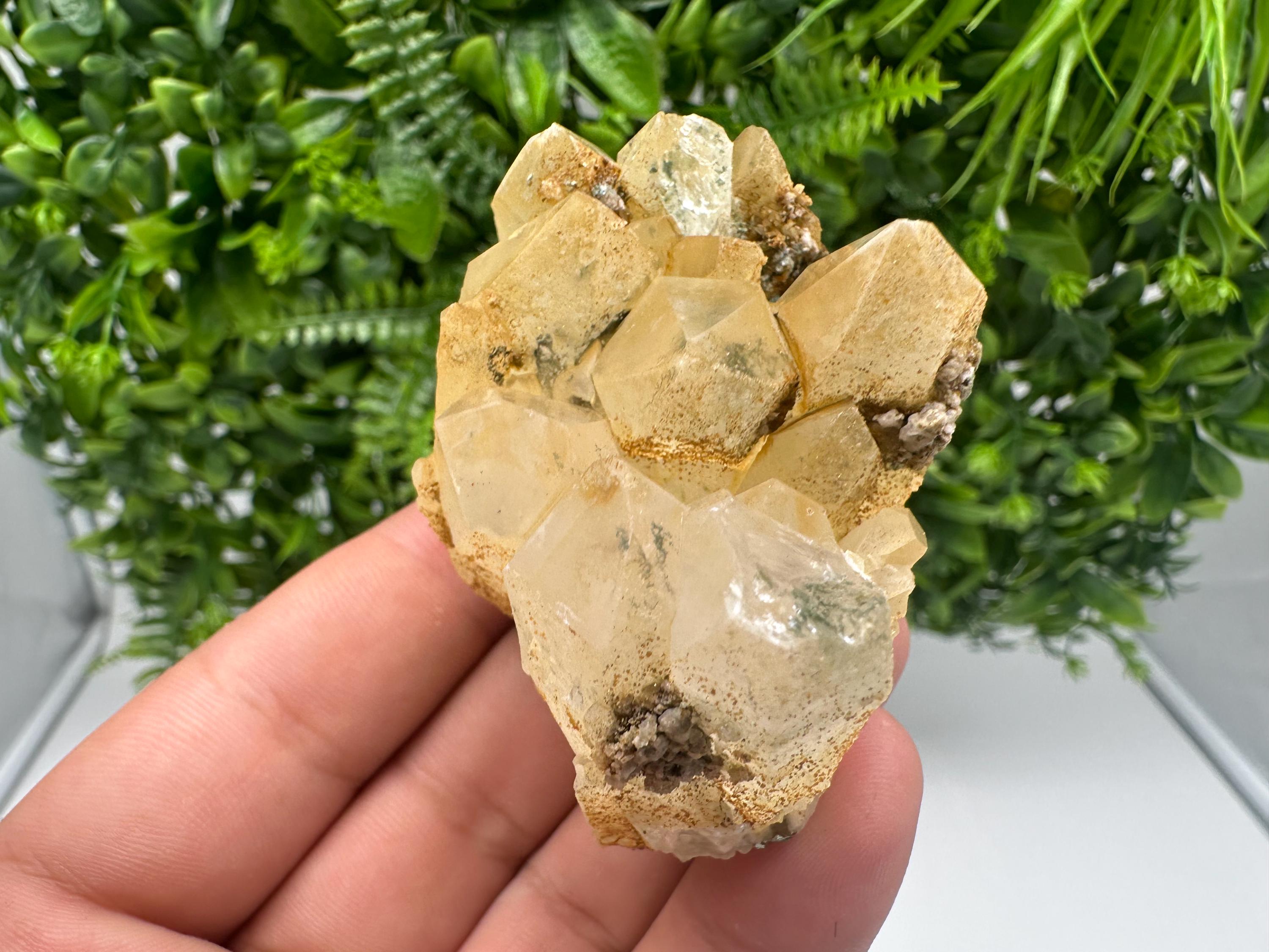 Rainbow Quartz whit Chlorite,Iron oxide inclusion from Djurcovo mine,Madan,Bulgaria,natural,collection mineral specimen,yellow Quartz,clust