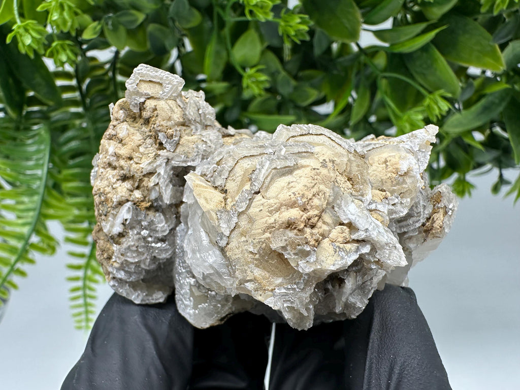 Calcite on Quartz,Chlorite from Borieva mine,Madan,Bulgaria,mineral specimen,collected crystal,geological minerals,collecting crystal