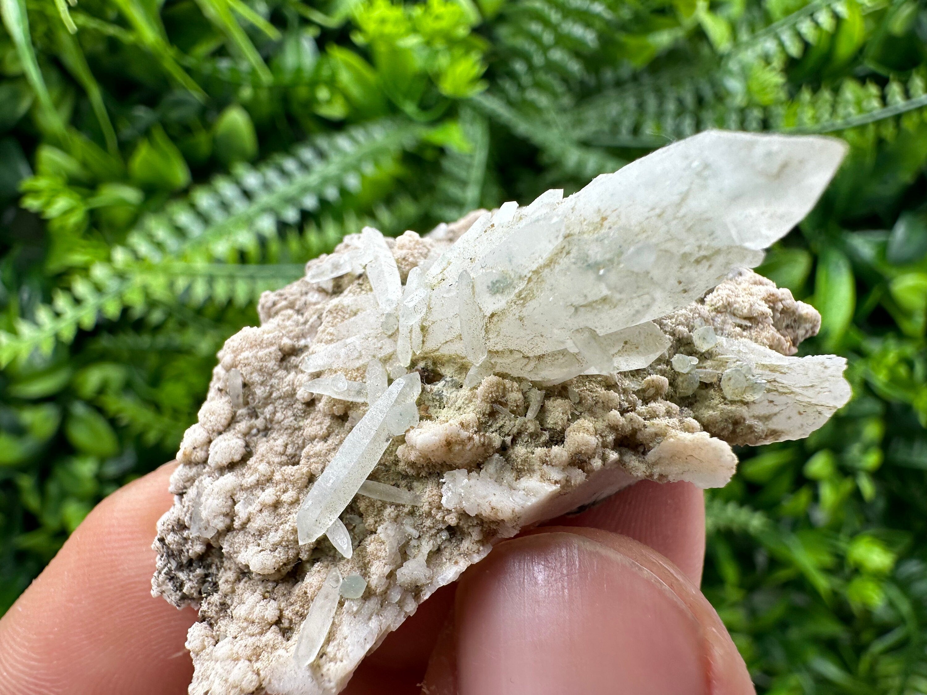 Quartz with Chlorite, Rhodochrosite, Siderite - Mineral Specimen