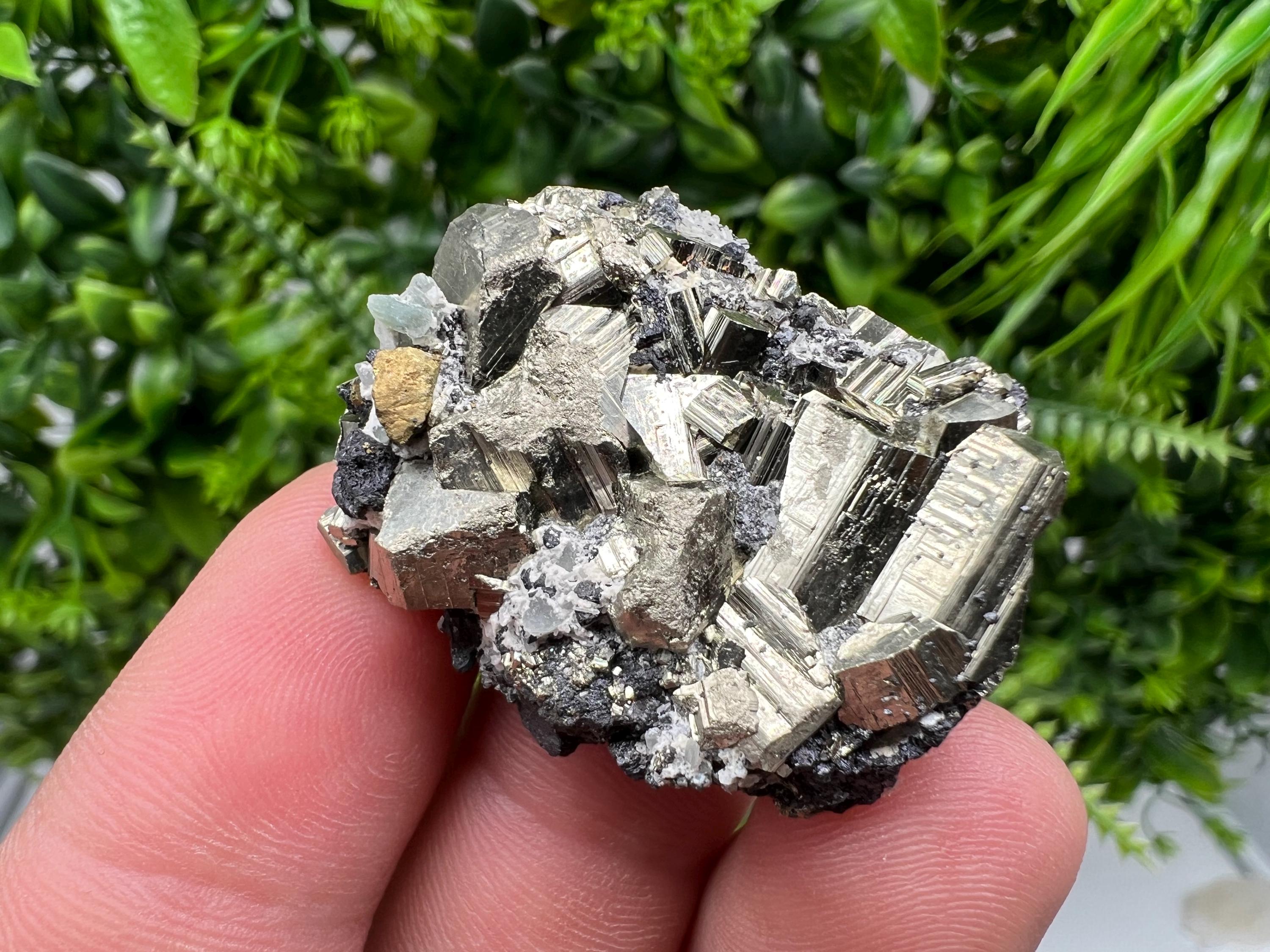 Golden Pyrite,Sphalerite from 9th September mine,Madan,Bulgaria,natural,collectible mineral specimen,home decor crystal,Pyrite cluster,