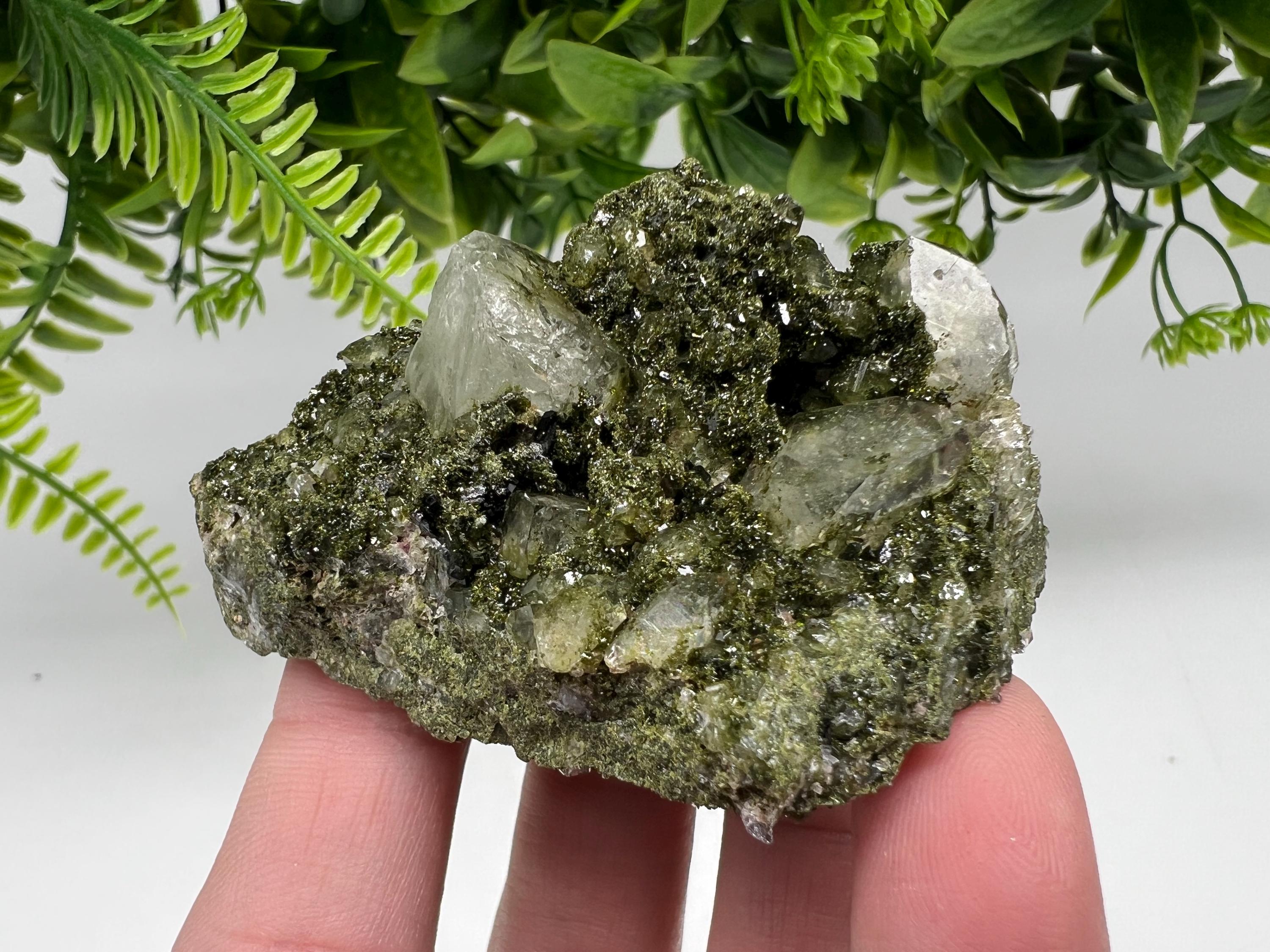 Stunning,Epidote with Quartz from Hakkari Turkey,Rainbow EPIDOTE,Mineral,Collection,Collection’s,GIFT,Epidote Crystal,Epidote from Turkey