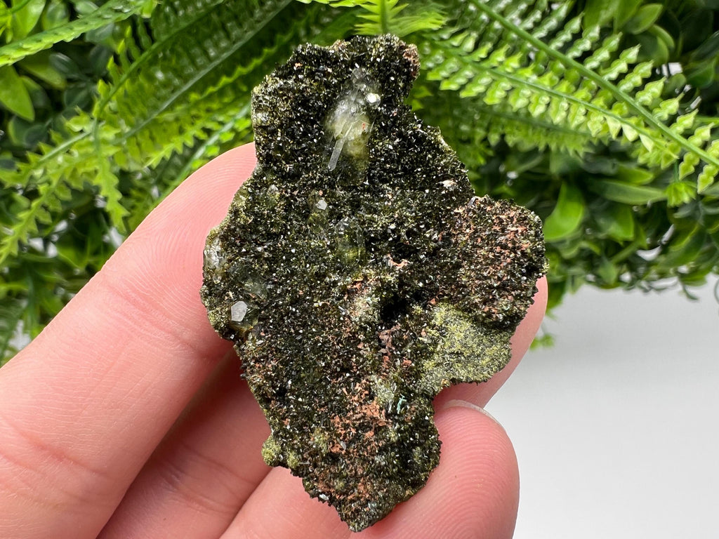 Stunning,Epidote with Quartz from Hakkari Turkey,Rainbow EPIDOTE,Mineral,Collection,Collection’s,GIFT,Epidote Crystal,Epidote from Turkey
