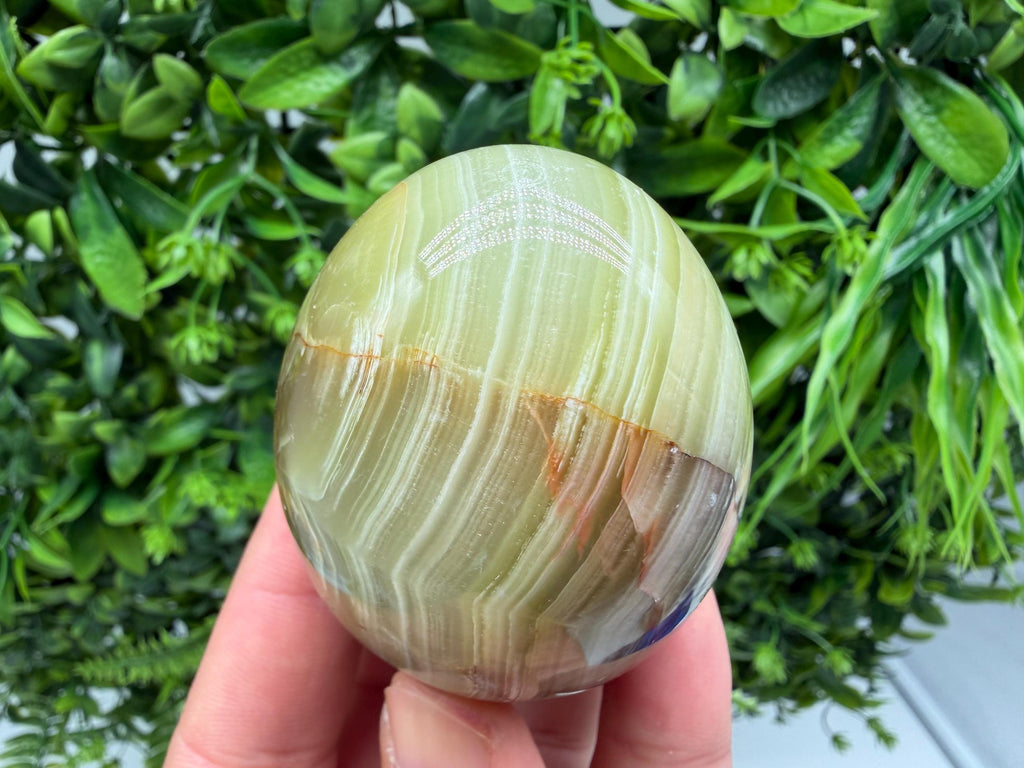 Hand Polished Onyx Egg – Natural Stone Decor, Unique Crystal Gift, Elegant Home Decoration