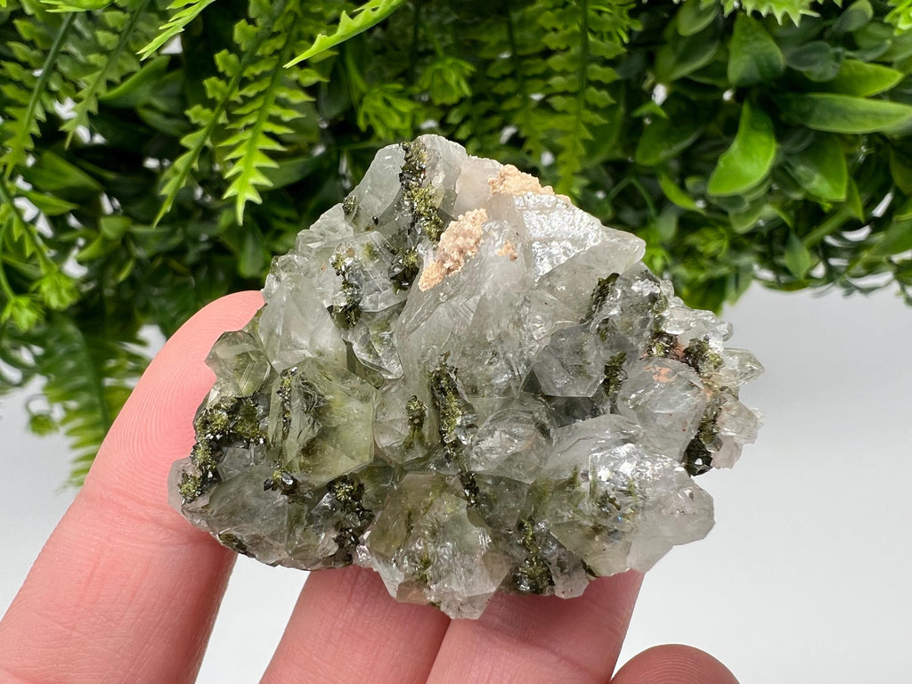 Stunning,Epidote with Quartz from Hakkari Turkey,Rainbow EPIDOTE,Mineral,Collection,Collection’s,GIFT,Epidote Crystal,Epidote from Turkey