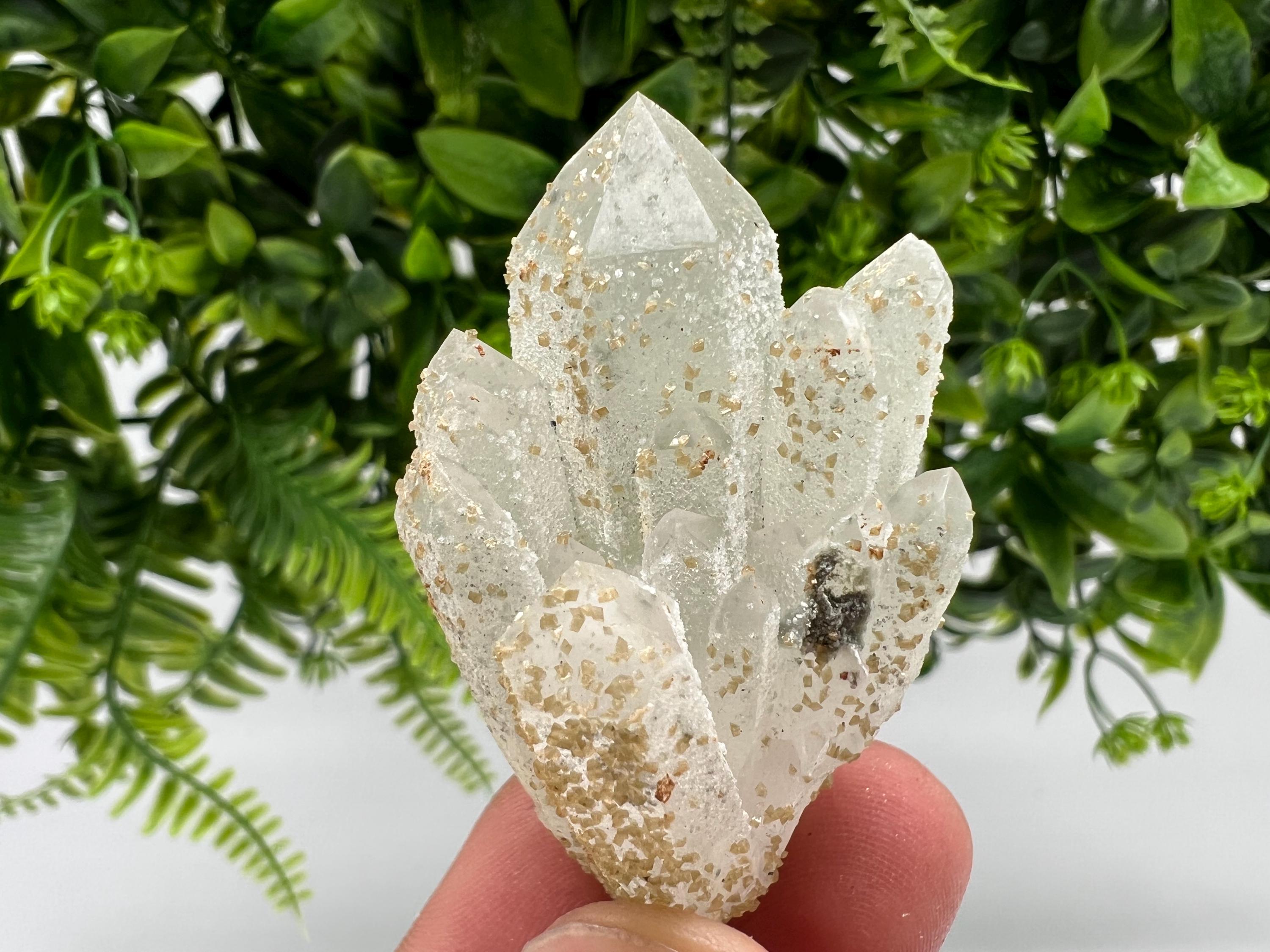 Quartz whit Brown Rhodochrosite from Djurcovo mine,Bulgaria,Quartz,Rhodochrosite cluster,natural mineral,collection crystal,mineral specimen