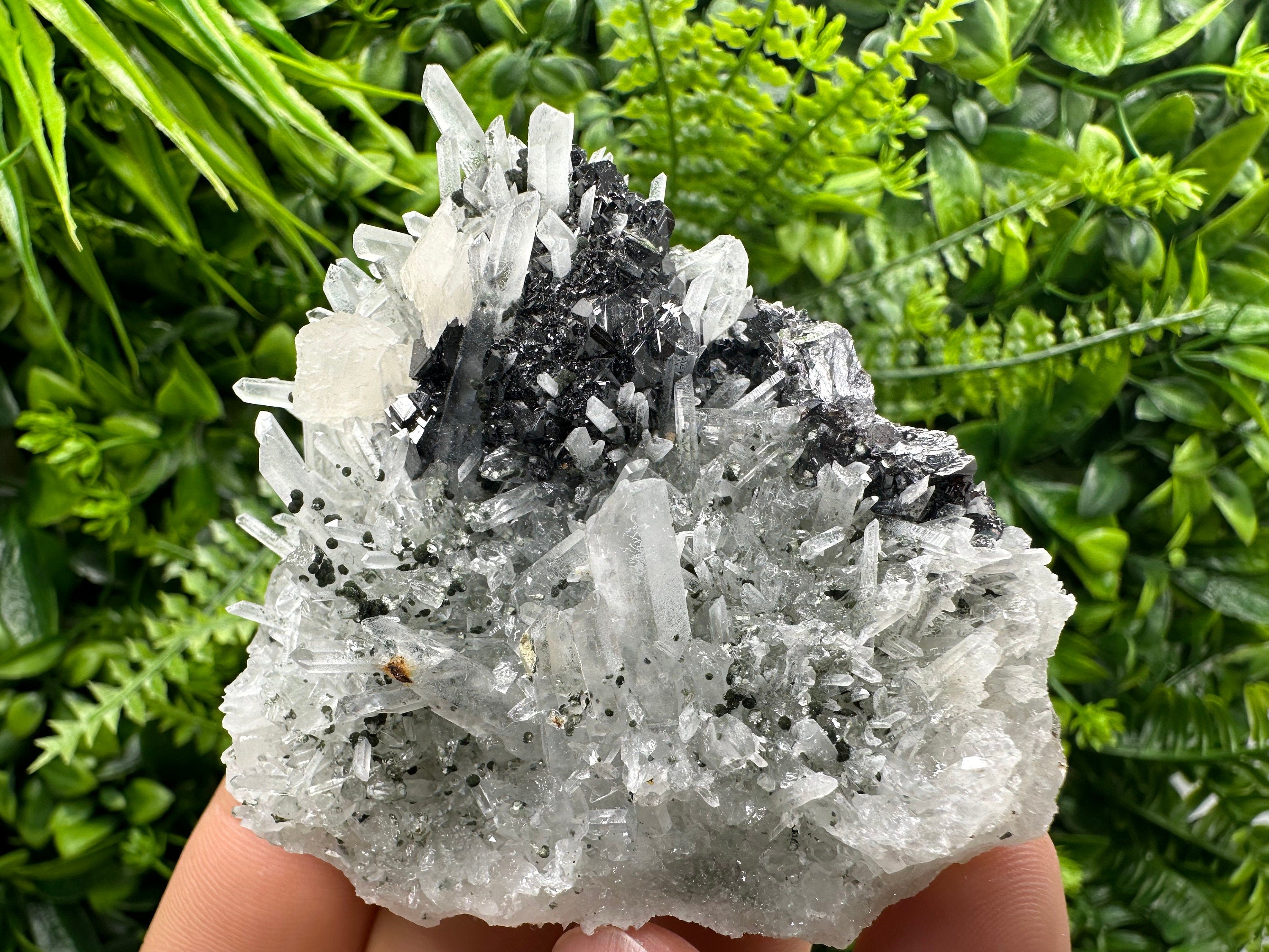 Sphalerite on Quartz Cluster, Natural Minerals Specimen, Home Decor Stone