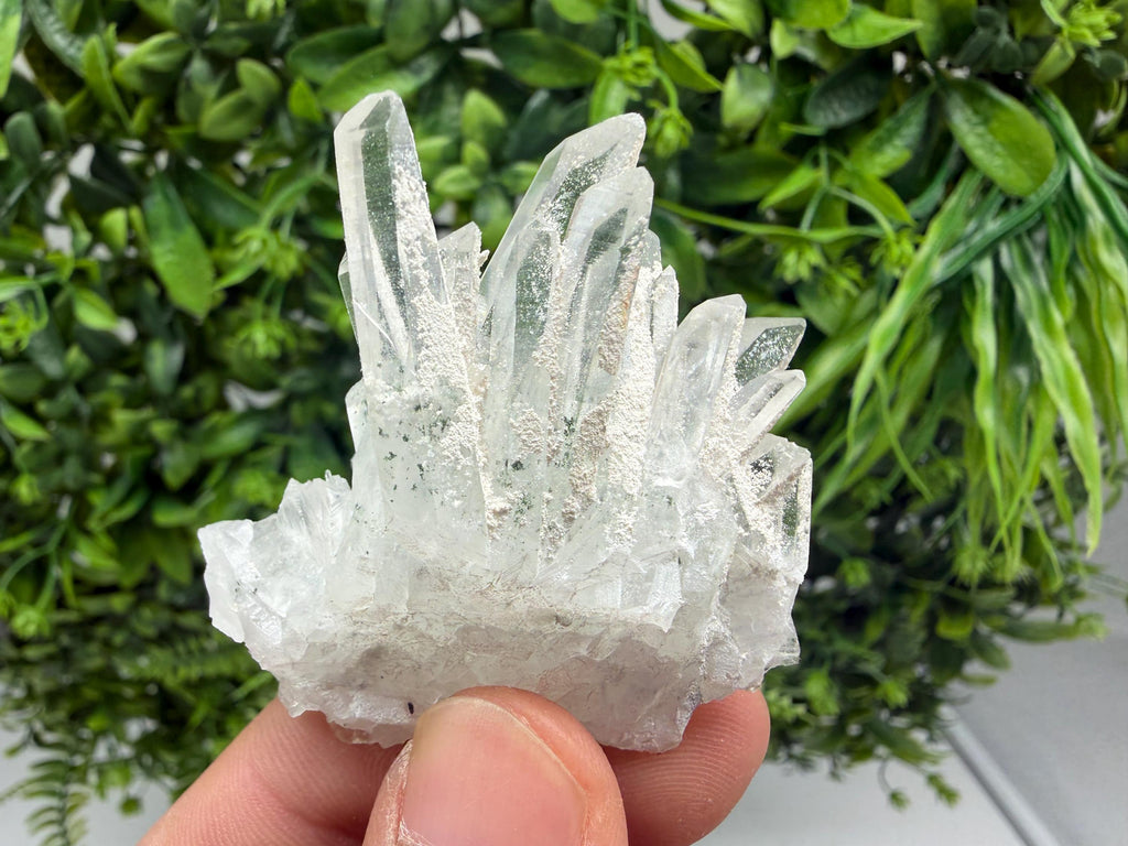 Wonderful Transparent Quartz whit Chlorite ,From 9th September mine,Madan,Bulgaria,Quartz,Quartz crystal,mineral specimen,collection quartz