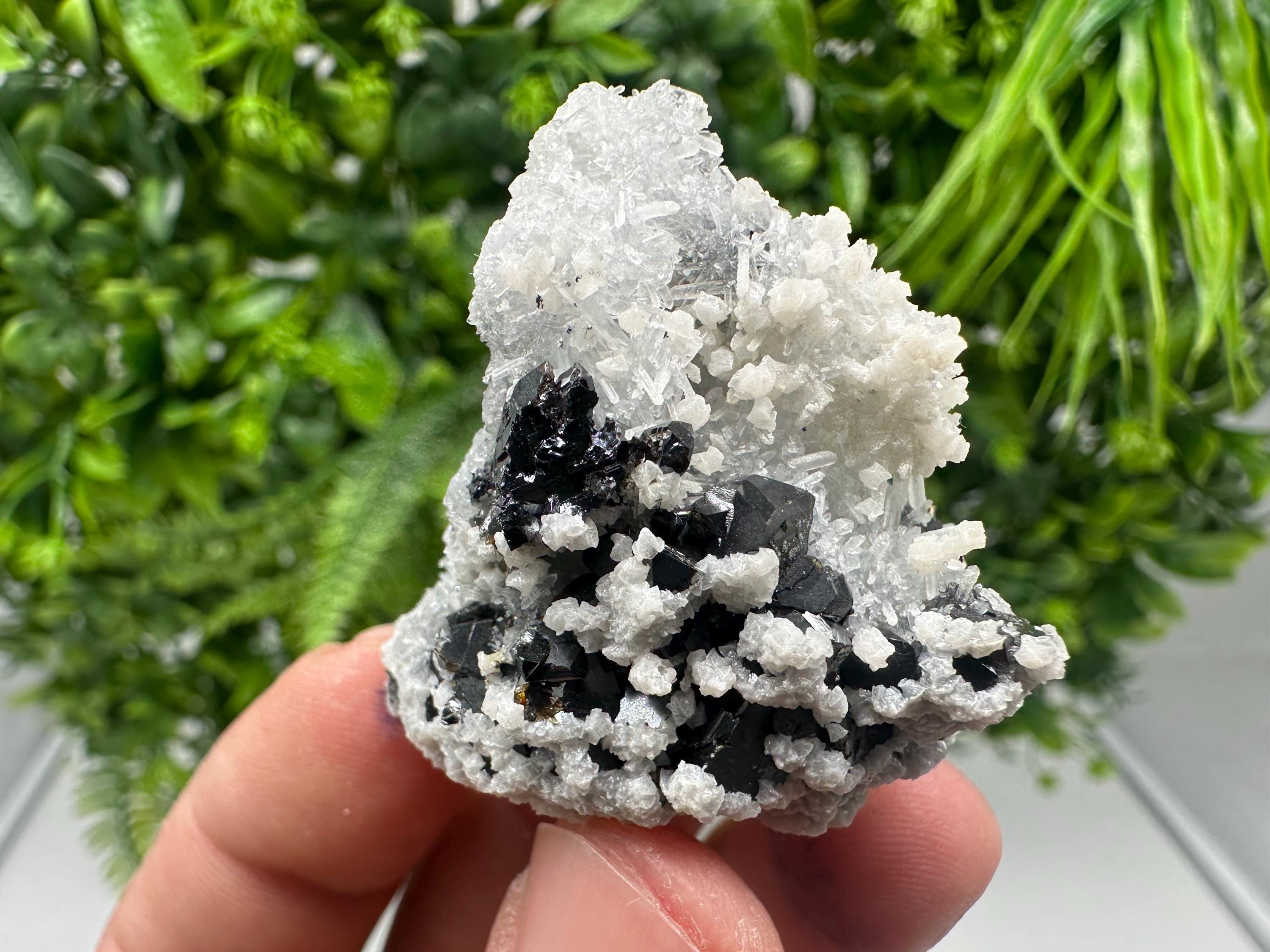 Stunning Quartz whit Sphalerite,Hematite,Iron oxide from 9th September mine,natural,collectible mineral specimen,home decor stone,gift,cryst