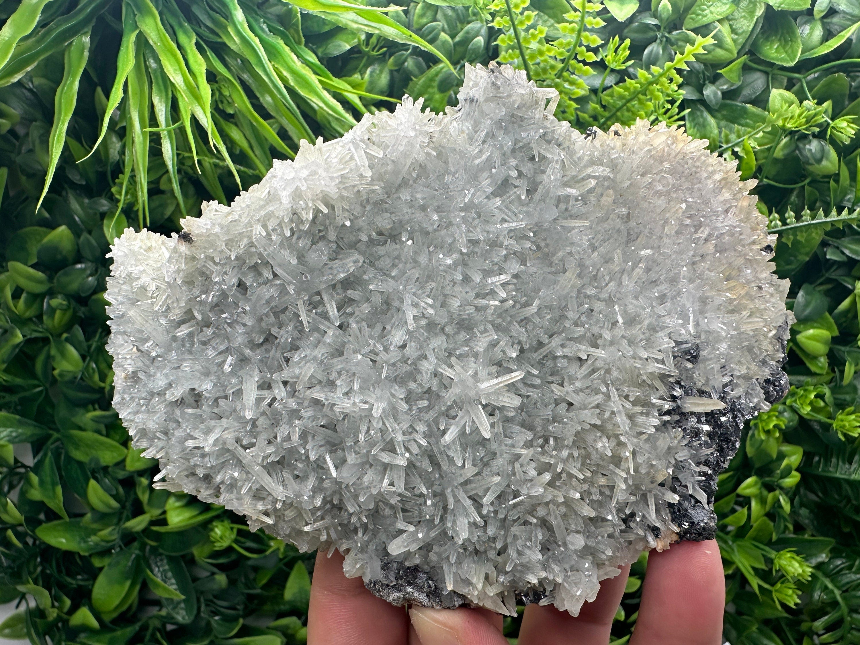 Chlorite Quartz with Hematite: Borieva Mine Crystal Decor (18/9/7 cm)