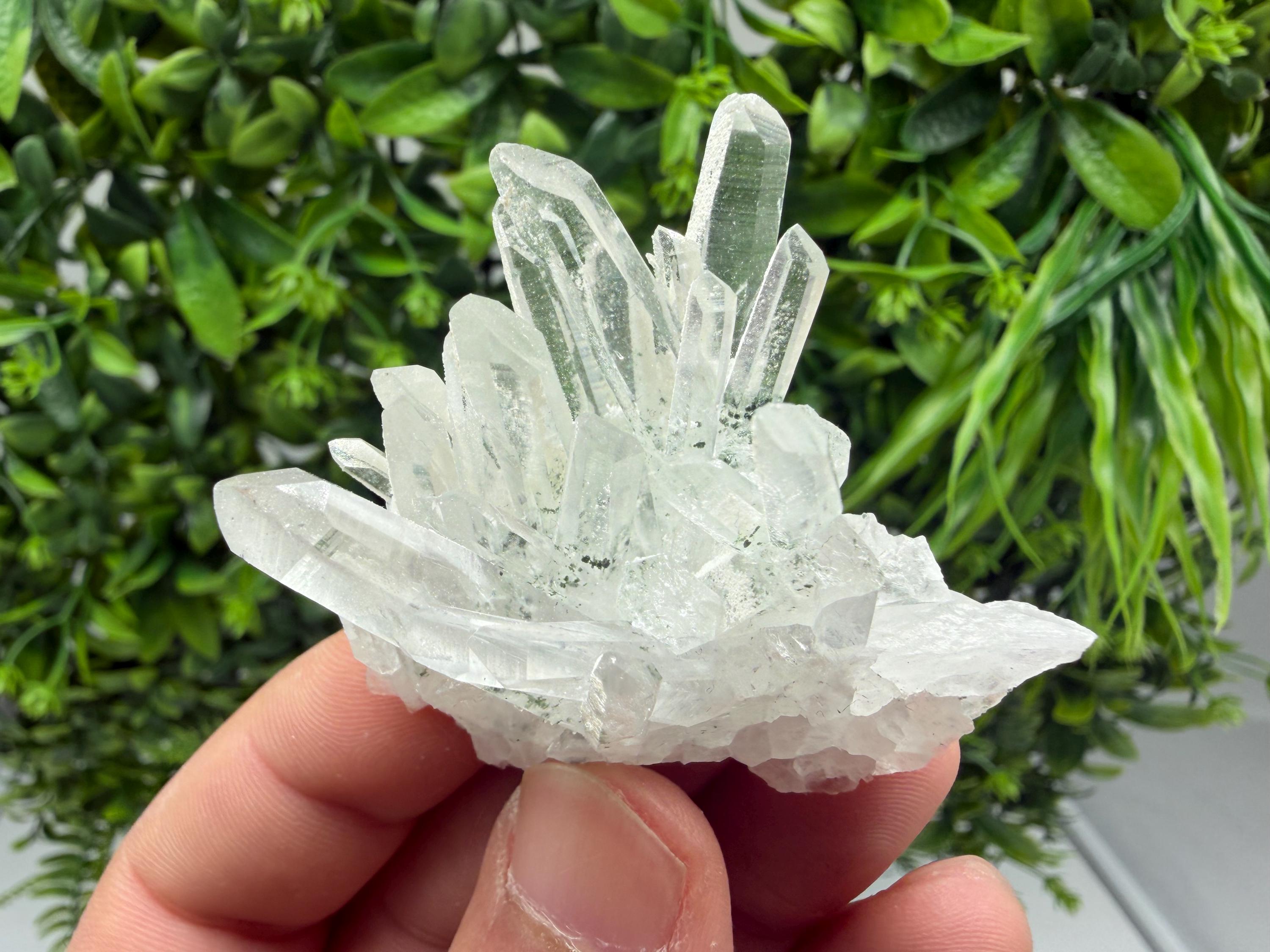 Wonderful Transparent Quartz whit Chlorite ,From 9th September mine,Madan,Bulgaria,Quartz,Quartz crystal,mineral specimen,collection quartz