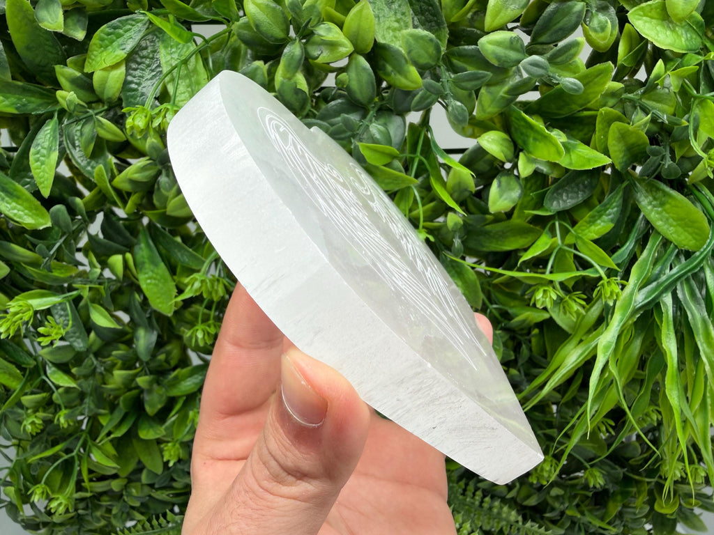 Selenite Heart with Angel Wings Selenite Charging Plate Crystal Charging Dish – Reiki Healing Crystal – Spiritual Altar Decor Angel Energy