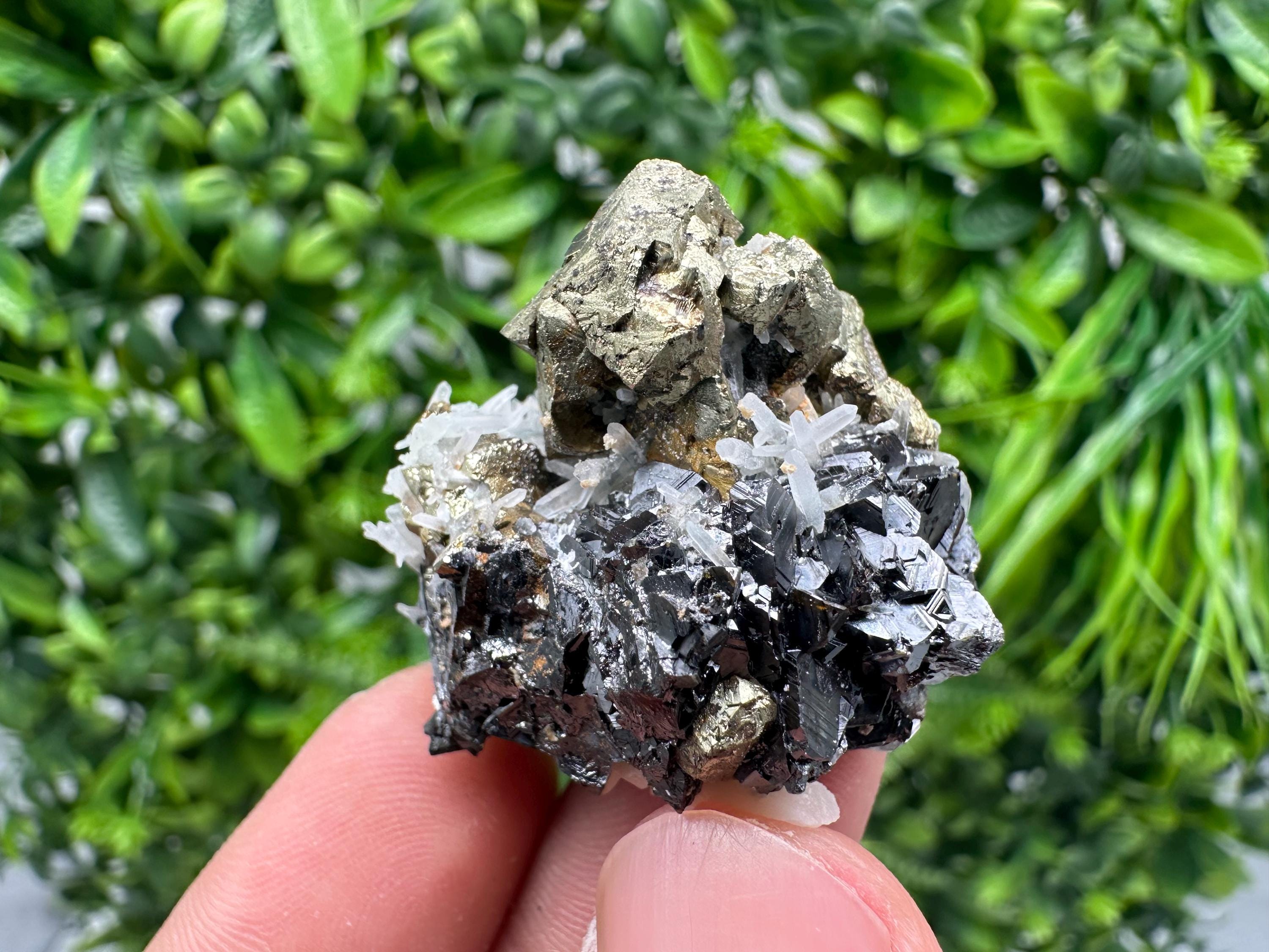 Wonderful Chalcopyrite on Sphalerite from 9 th September mine,Madan,Bulgaria,natural,collection mineral specimen,Home decor stone,Rare cryst