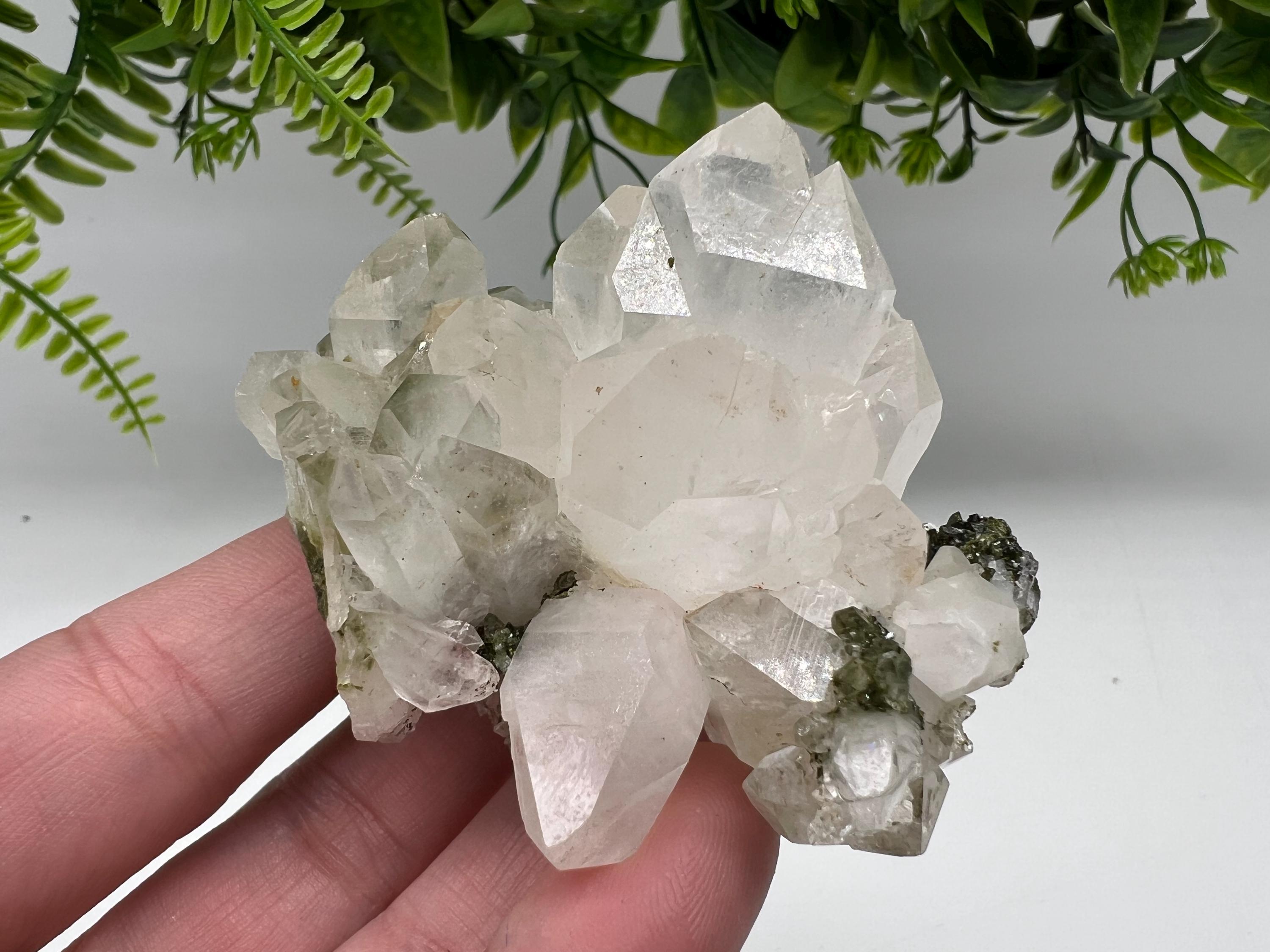 Stunning,Epidote with Quartz from Hakkari Turkey,Rainbow EPIDOTE,Mineral,Collection,Collection’s,GIFT,Epidote Crystal,Epidote from Turkey