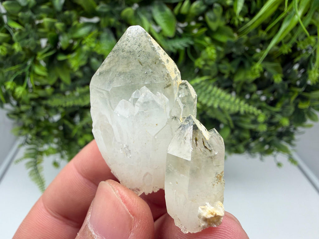 Wonderful Transparent Quartz whit Chlorite ,From 9th September mine,Madan,Bulgaria,Quartz,Quartz crystal,mineral specimen,collection quartz