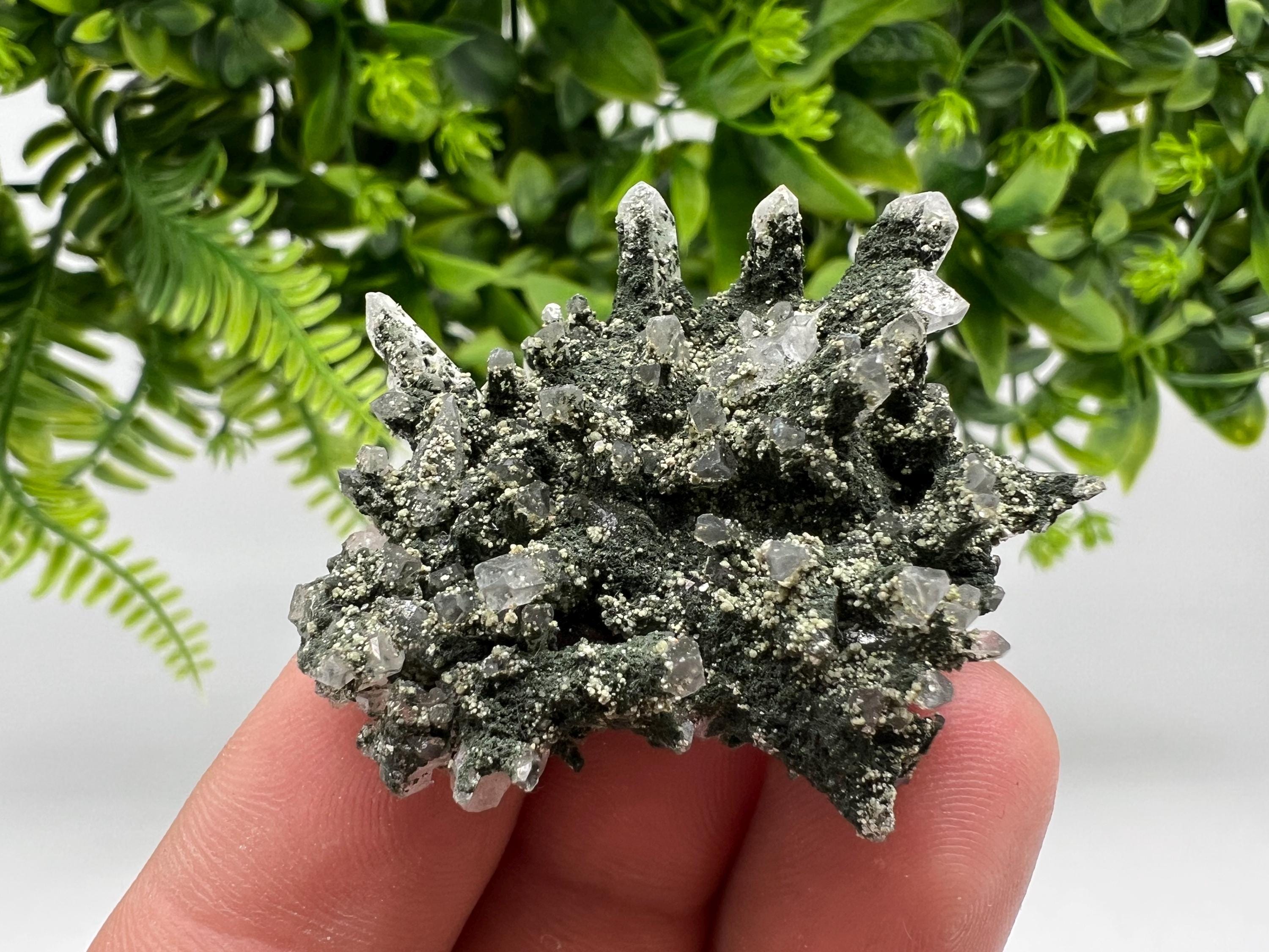 Quartz whit Brown Rhodochrosite from Djurcovo mine,Bulgaria,Quartz,Rhodochrosite cluster,natural mineral,collection crystal,mineral specimen
