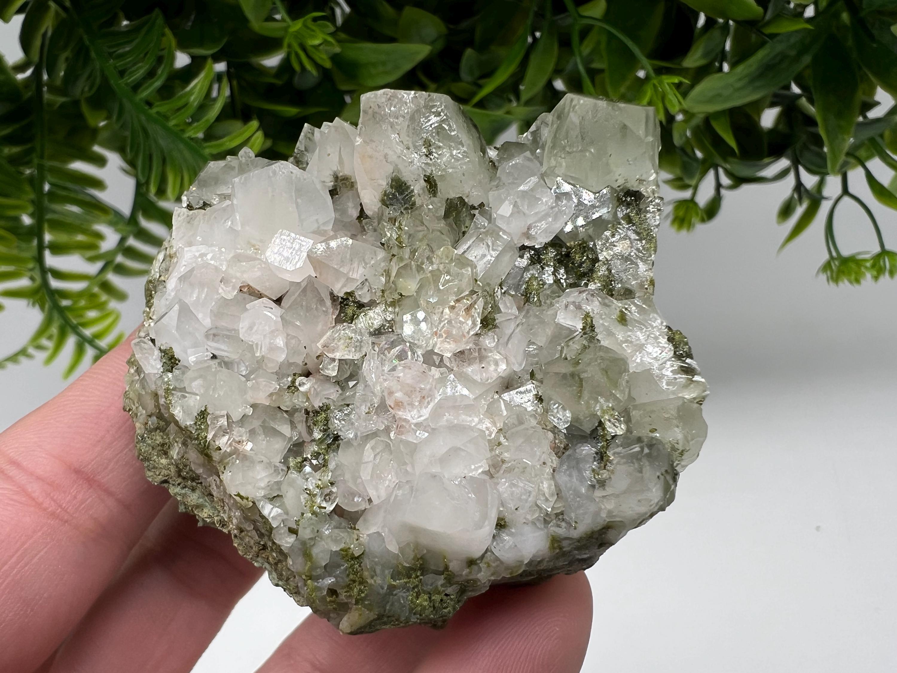 Stunning,Epidote with Quartz from Hakkari Turkey,Rainbow EPIDOTE,Mineral,Collection,Collection’s,GIFT,Epidote Crystal,Epidote from Turkey