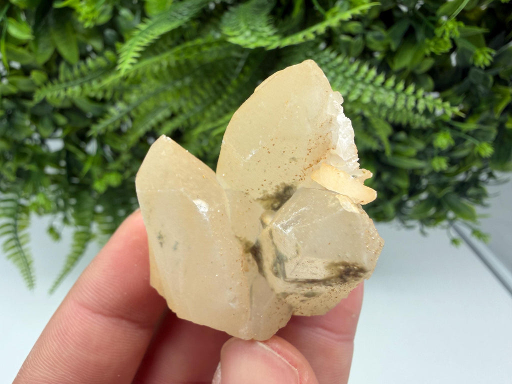 Wonderful Transparent Quartz whit Chlorite ,From 9th September mine,Madan,Bulgaria,Quartz,Quartz crystal,mineral specimen,collection quartz