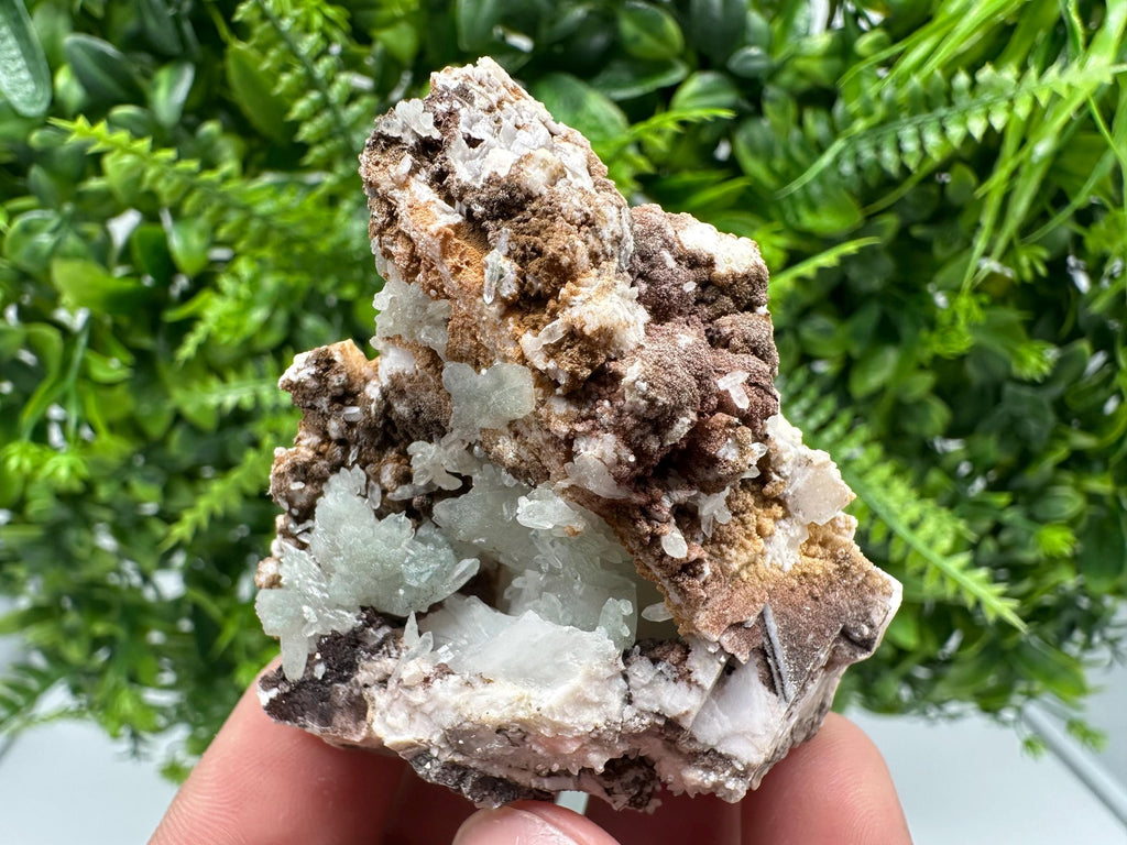 Stunning Quartz whit Chlorite on Rhodochrosite covered whit siderite natural minerals souvenir crystal home decor stone 9th September mine