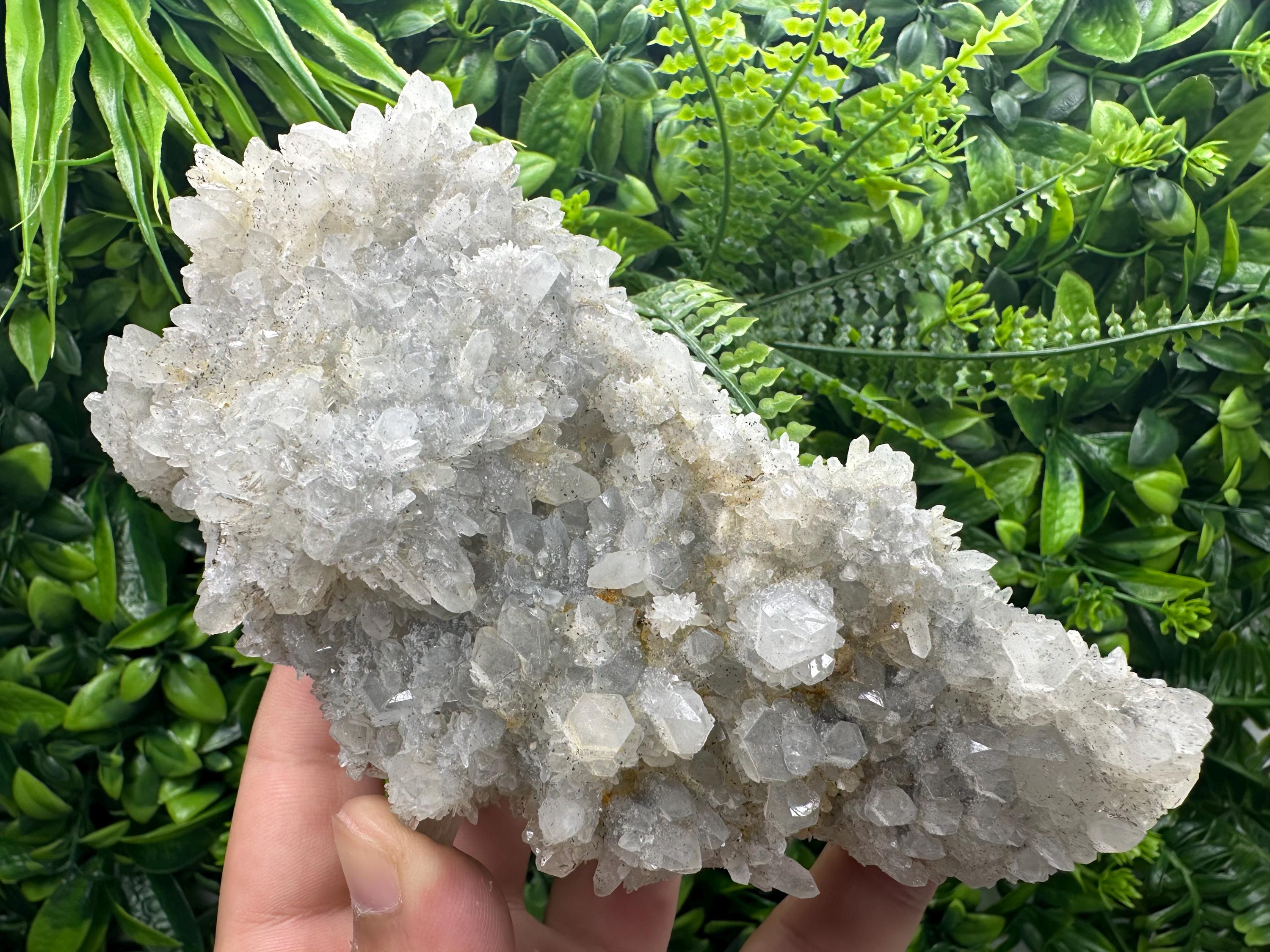 Quartz with Limonite: Natural Crystal Home Decor (17/9/7 cm)