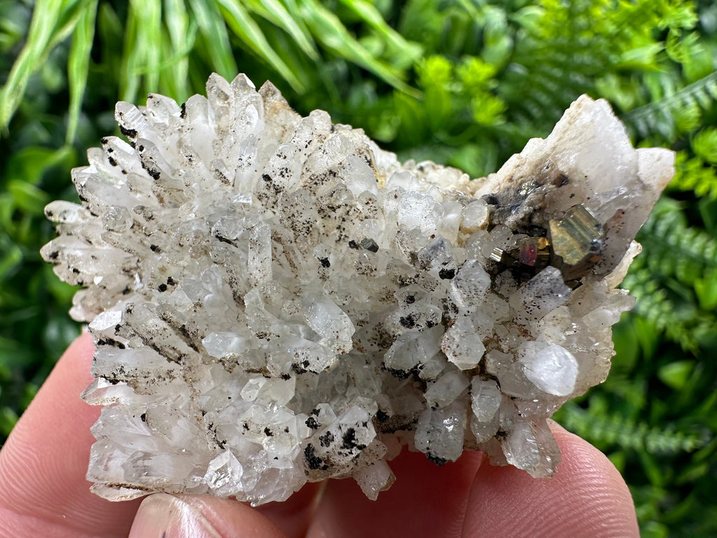 Quartz Crystal Cluster: Natural Minerals, Home Decor Stone