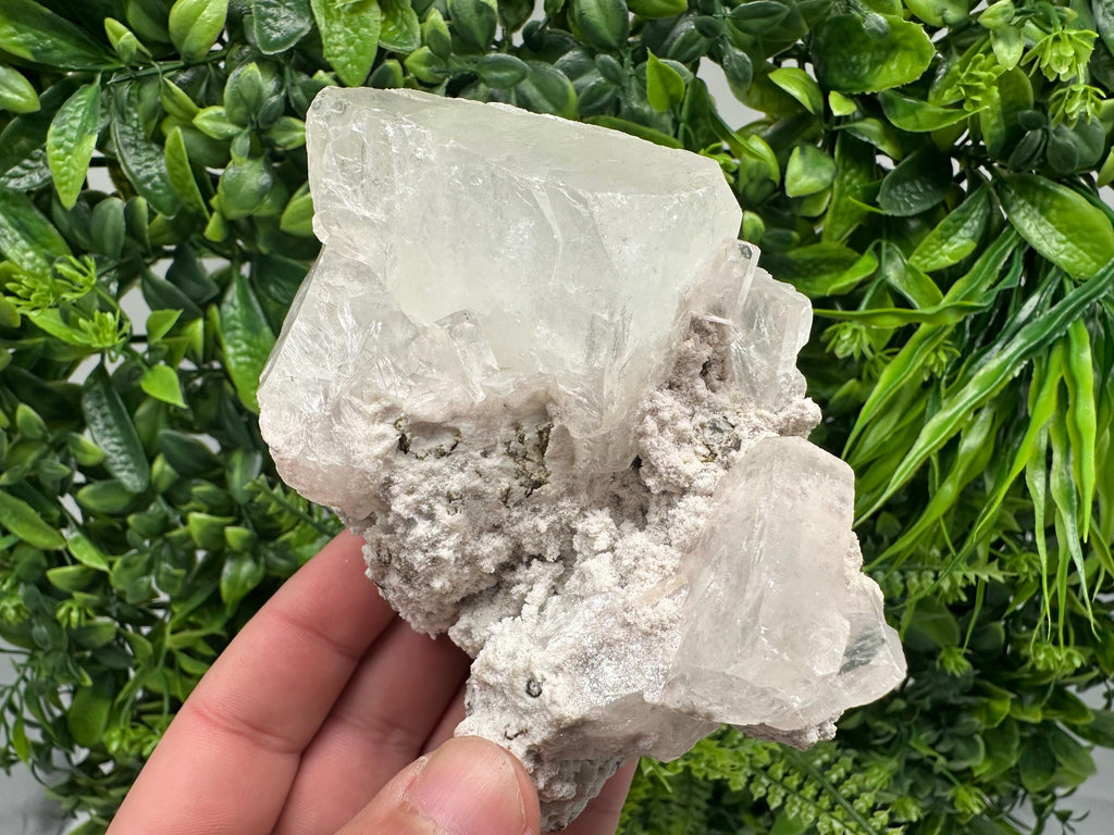 STUNNING Transparent Apophyllite on Chalcedony,natural, collection minerals specimen,India Minerals,Crystal, Stone Mineral Specimens India