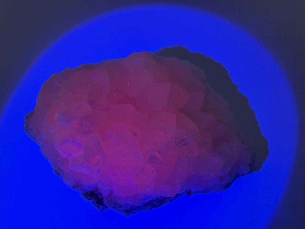 Incredible UV reaction Mangano Calcite, natural minerals souvenir crystal,collection stone Home decor minerals gift Androvo mine Bulgaria