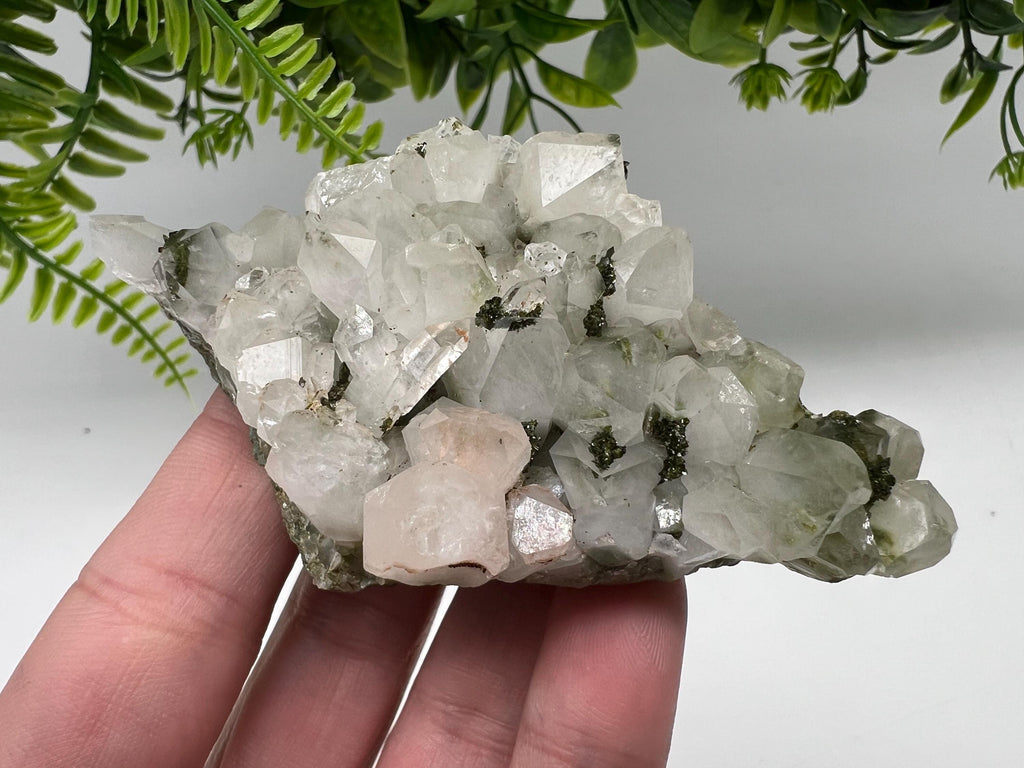 Stunning,Epidote with Quartz from Hakkari Turkey,Rainbow EPIDOTE,Mineral,Collection,Collection’s,GIFT,Epidote Crystal,Epidote from Turkey