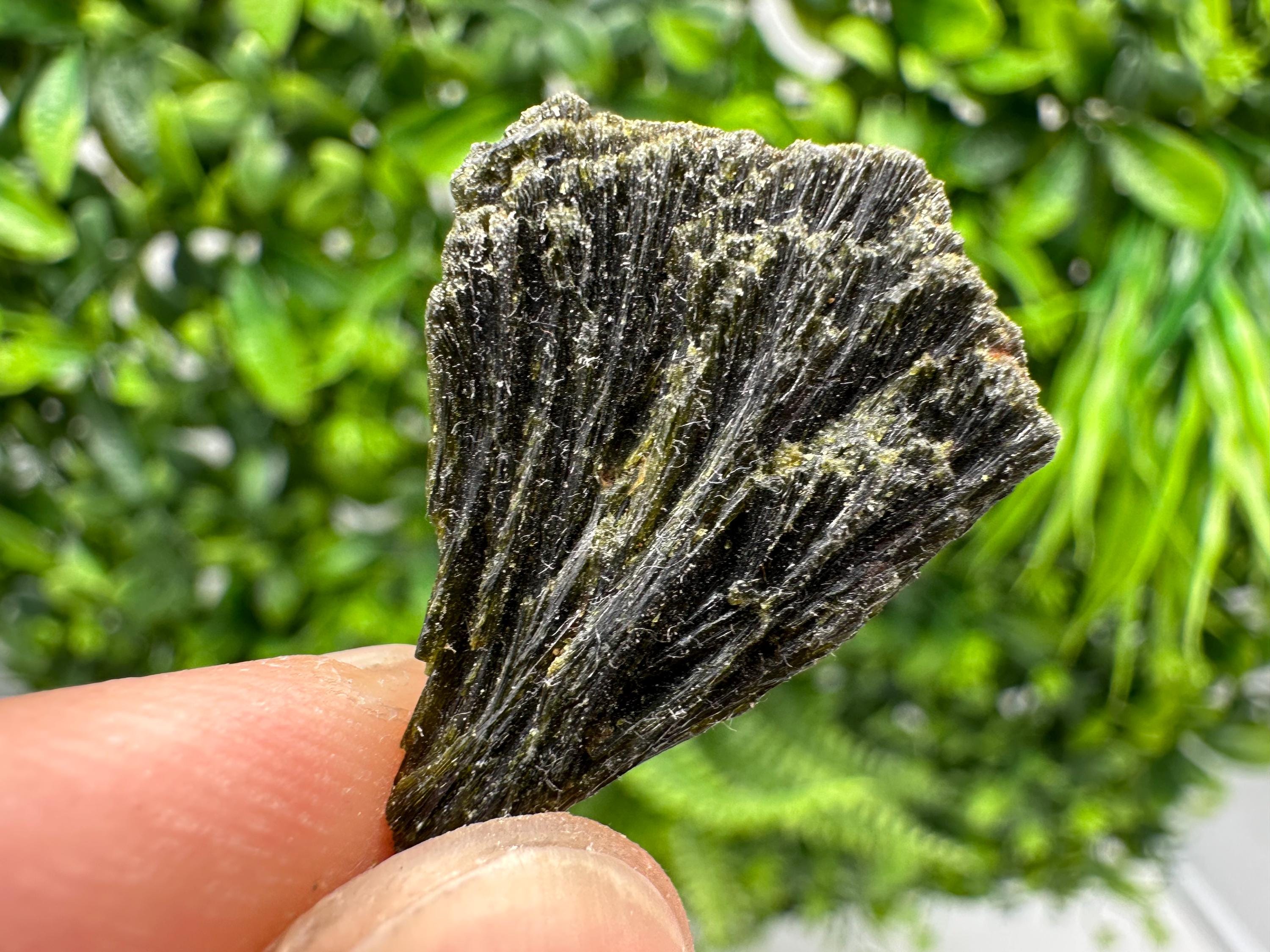 Rare Green Epidote whit Barite From Morocco,Epidote,Mini Collections Epidote,rare mineral Specimen,green epidote,Barite,crystal,Morocco min