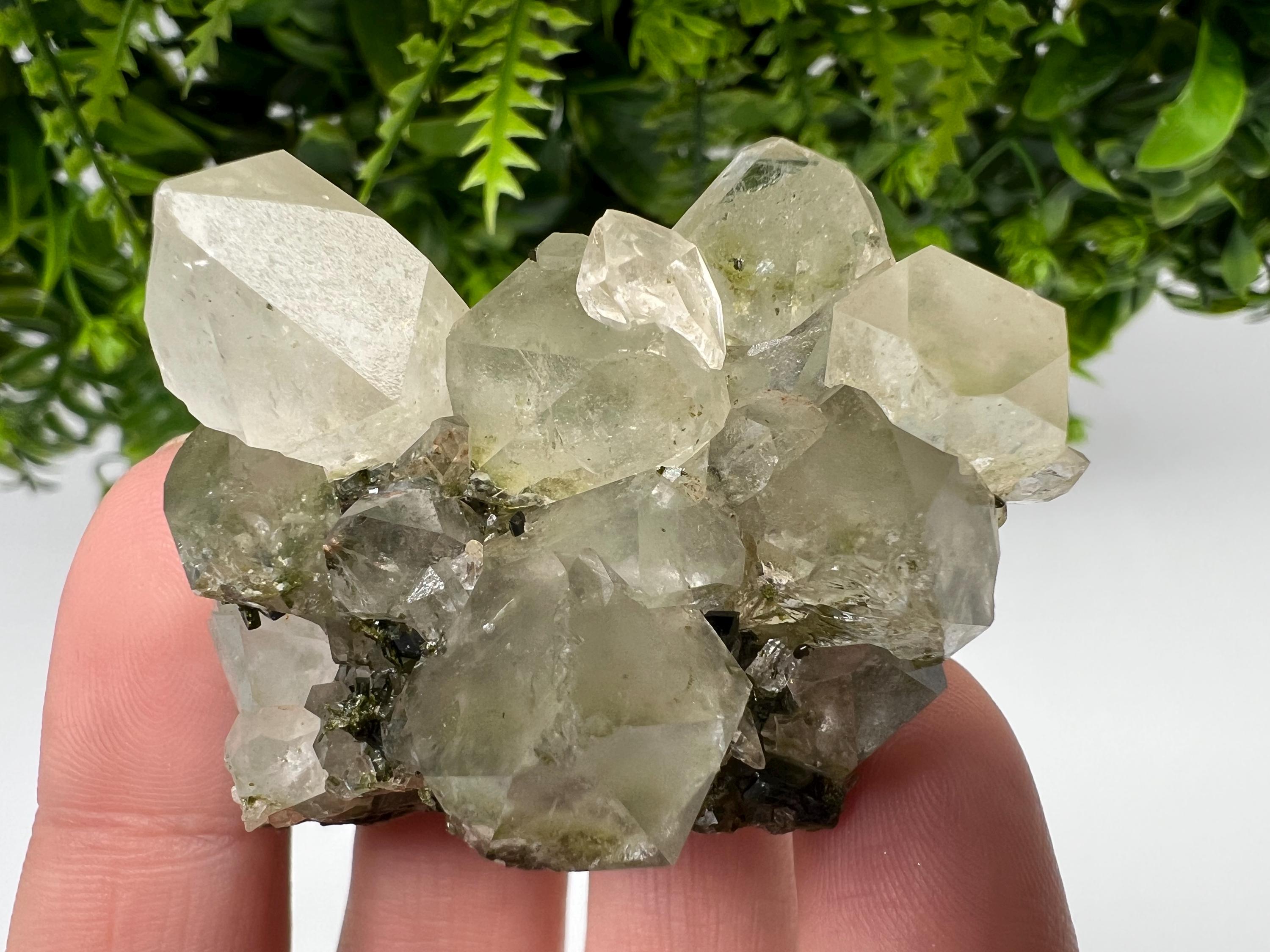 Stunning,Epidote with Quartz from Hakkari Turkey,Rainbow EPIDOTE,Mineral,Collection,Collection’s,GIFT,Epidote Crystal,Epidote from Turkey