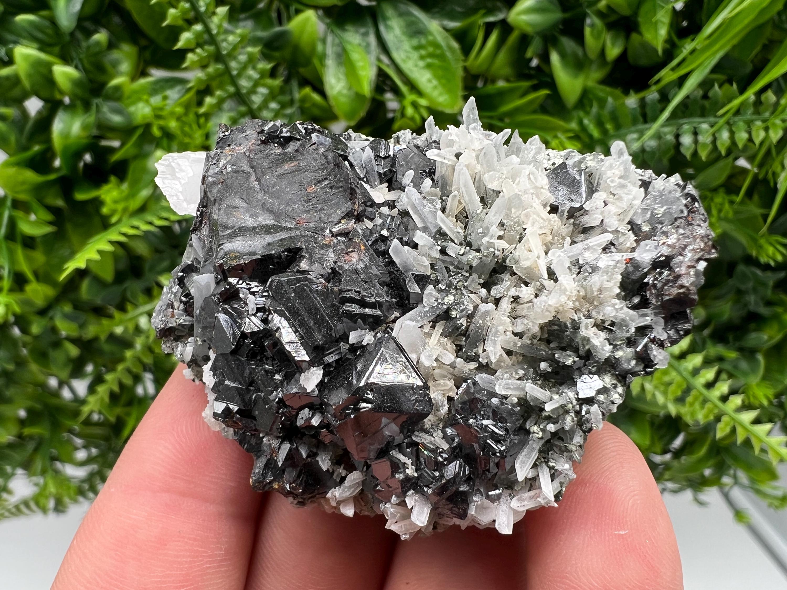 Wonderful Sphalerite,Quartz on Chlorite matrix,from Borieva mine,Madan,Bulgaria,natural collection mineral specimen,rare crystal,home decor