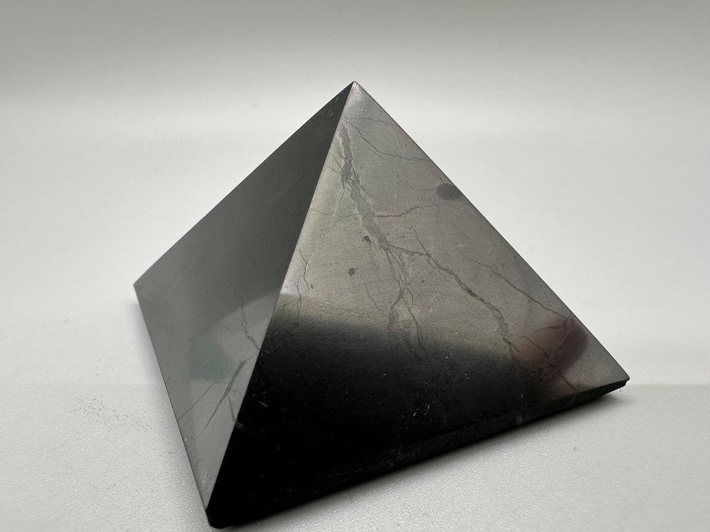 Shungite Crystal Pyramid: EMF & 5G Protection, Healing Stone (5/5/4cm)